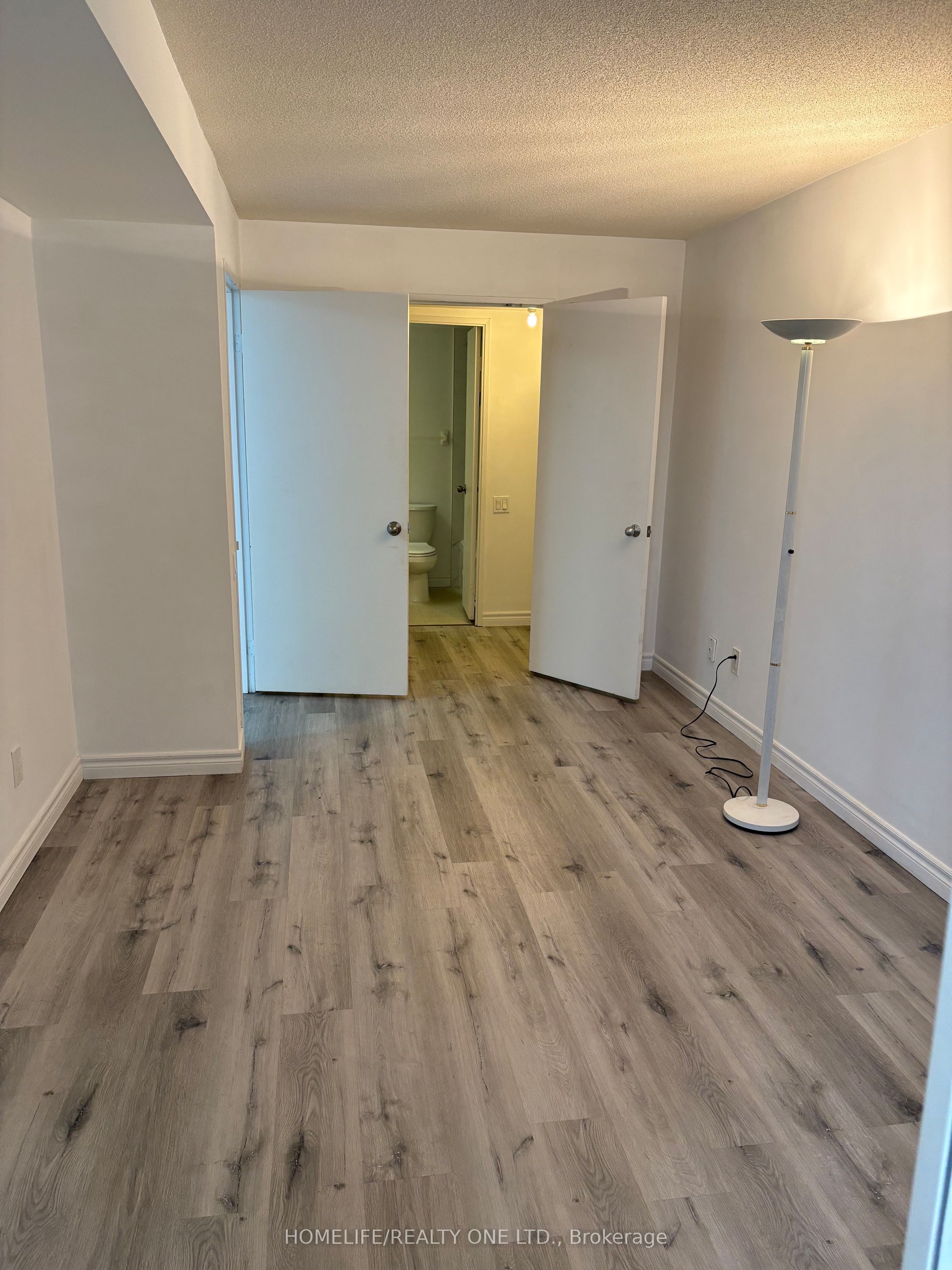 2466 Eglinton Avenue E 202, Toronto, ON M1K 5J8