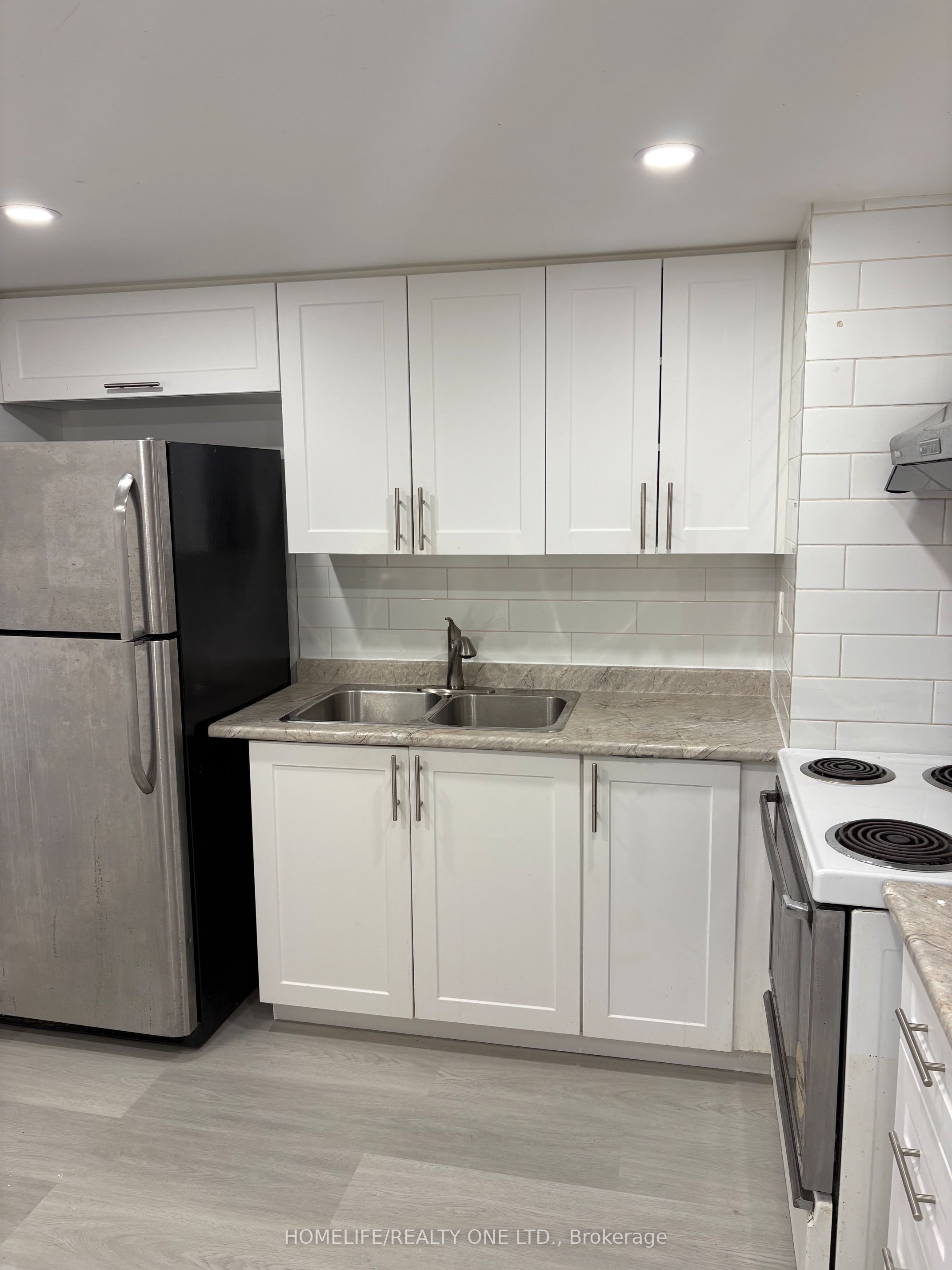 2466 Eglinton Avenue E 202, Toronto, ON M1K 5J8 photo 4