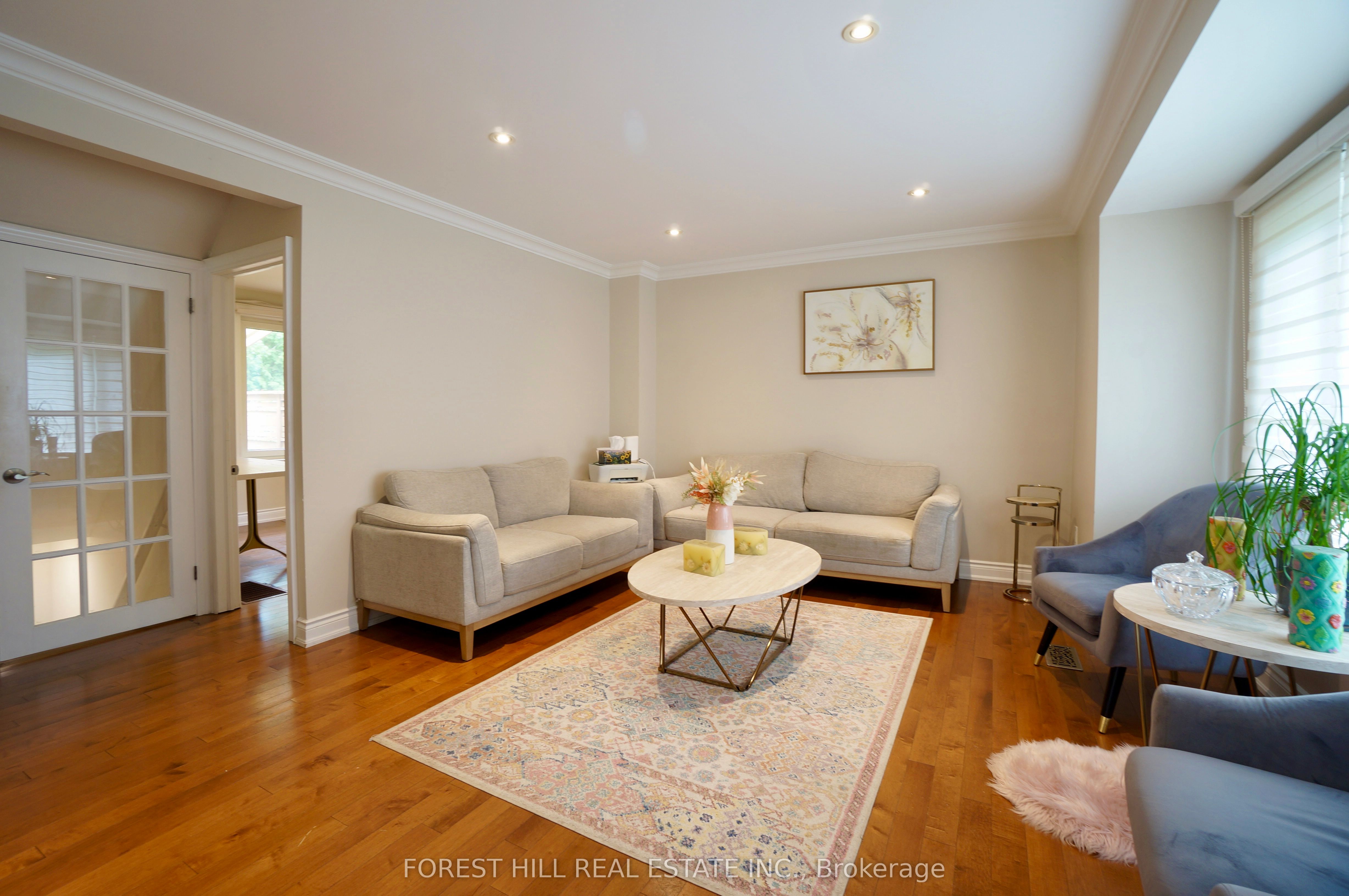 7 Twin Pauls Crescent, Toronto, ON M1R 3Z6 photo 2