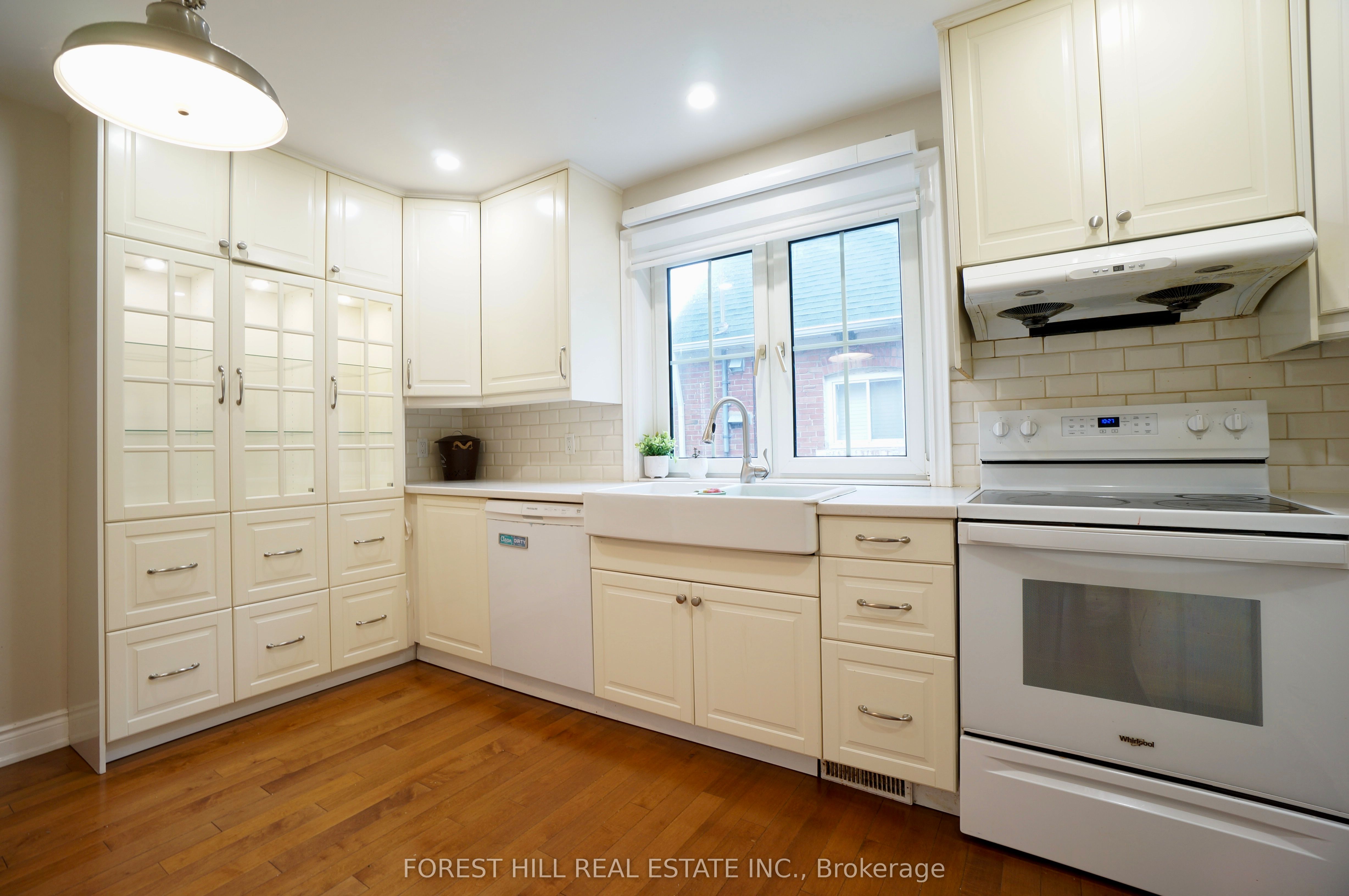 7 Twin Pauls Crescent, Toronto, ON M1R 3Z6 photo 4