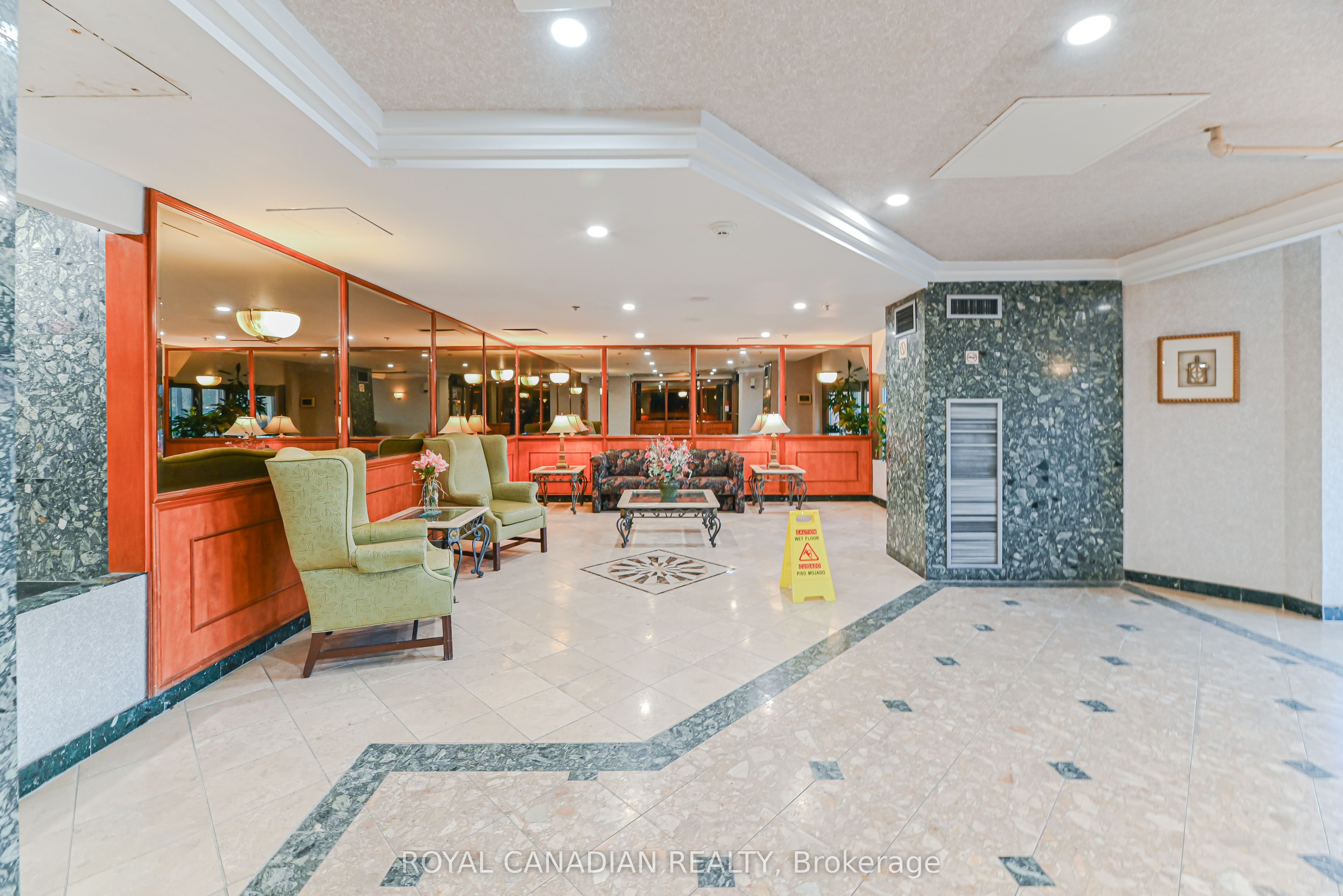 88 Alton Towers Circle 703, Toronto, ON M1V 5C5 photo 4