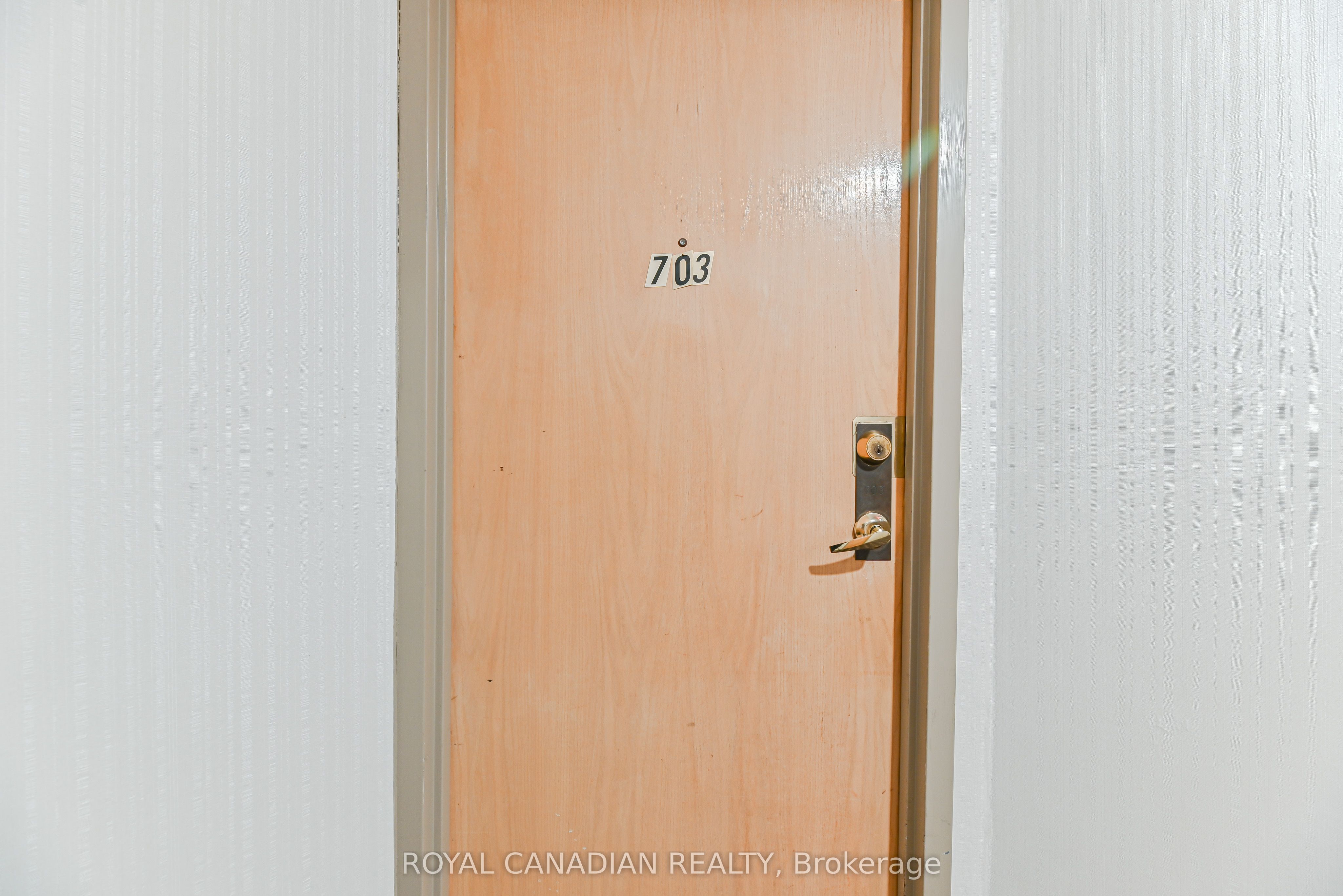 88 Alton Towers Circle 703, Toronto, ON M1V 5C5 photo 5
