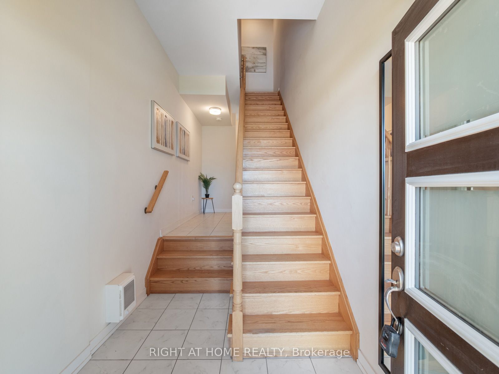 2550 Castlegate Crossing 403, Pickering, ON L1X 0H6 photo 5