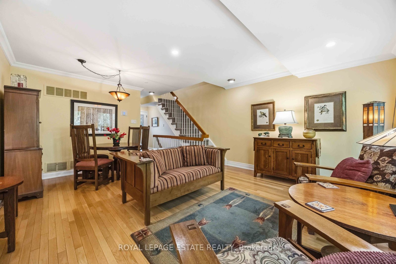 90 Edgewood Avenue 123, Toronto, ON M4L 3H1 photo 4