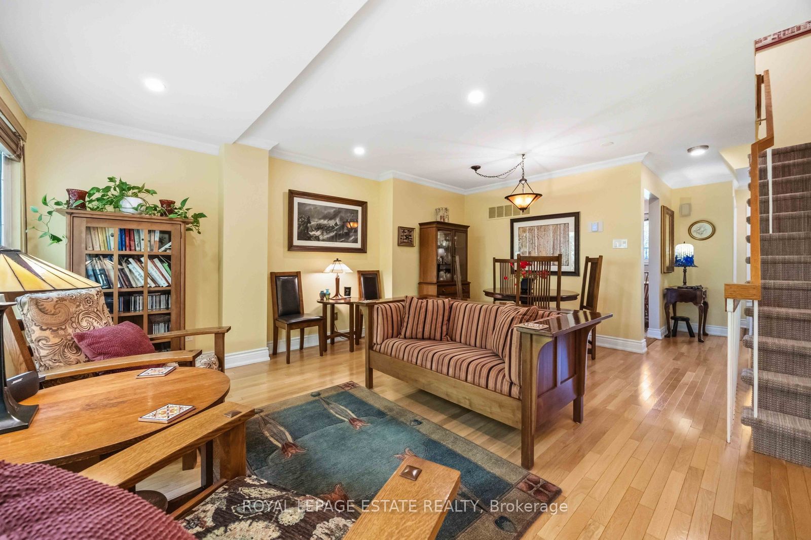 90 Edgewood Avenue 123, Toronto, ON M4L 3H1 photo 5
