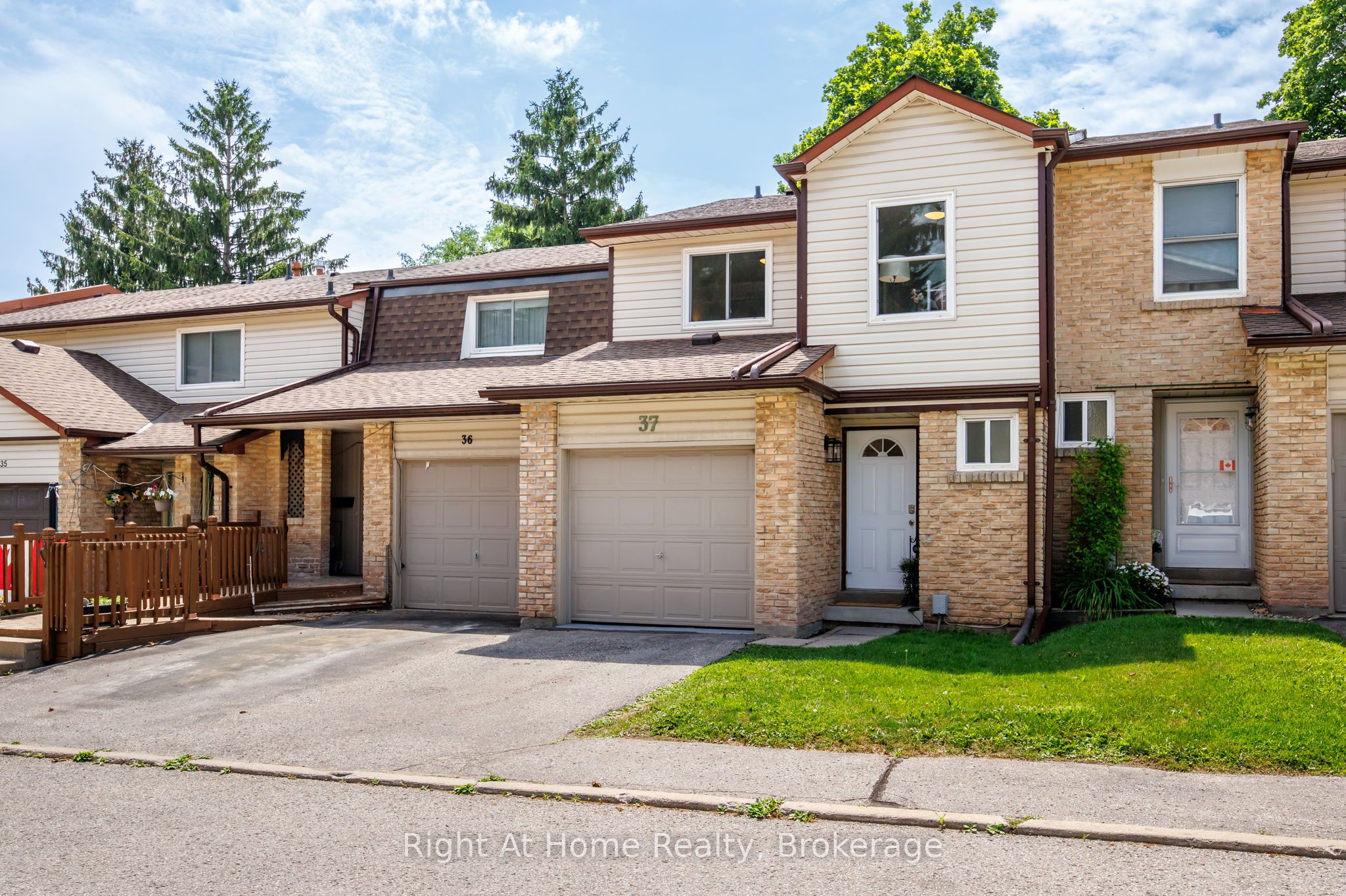 1330 Trowbridge Drive 37, Oshawa, ON L1G 7L1 photo 2