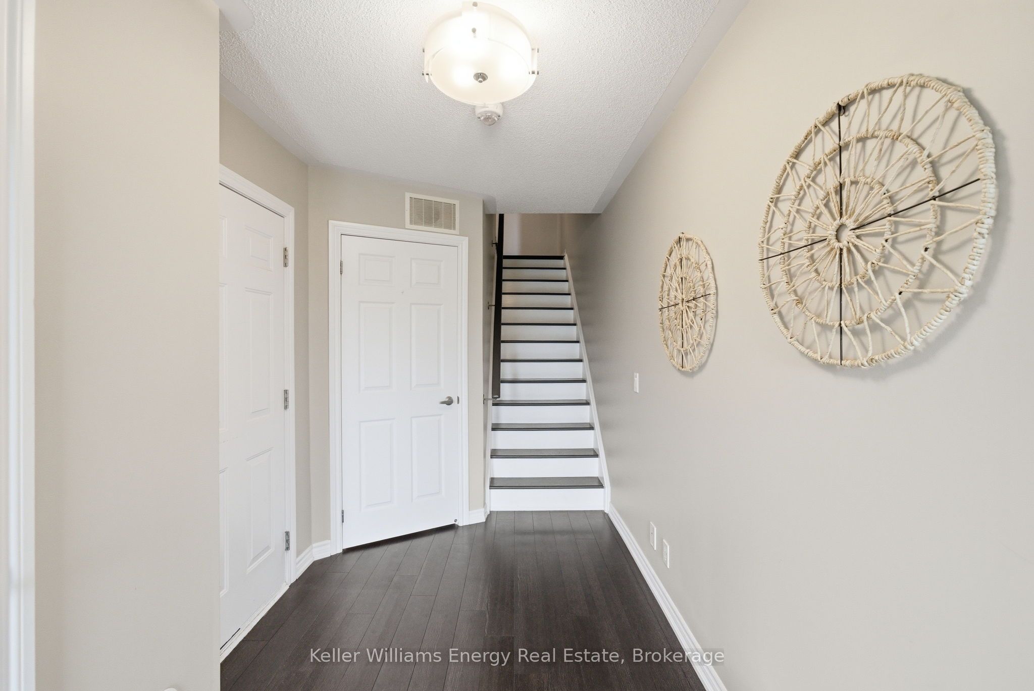 98 Tabaret Crescent, Oshawa, ON L1L 0G5 photo 3