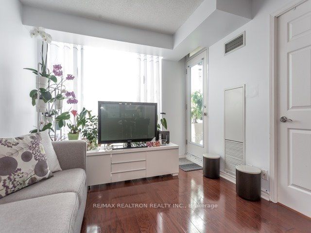 68 Grangeway Avenue 908, Toronto, ON M1H 0A1 photo 3