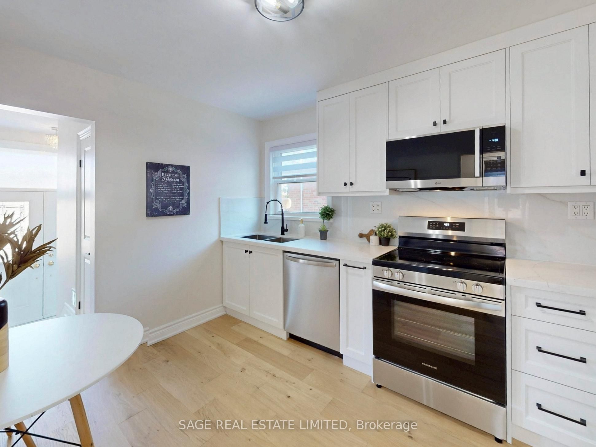 8 Lombardy Crescent, Toronto, ON M1K 4N8