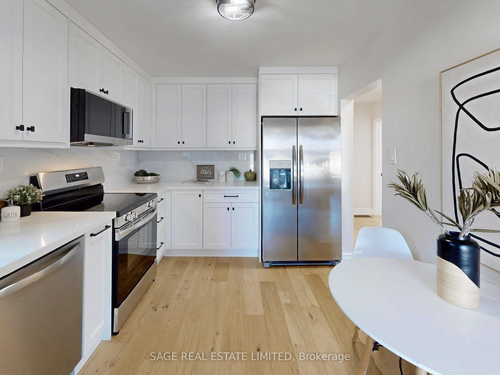 8 Lombardy Crescent, Toronto, ON M1K 4N8 photo 4