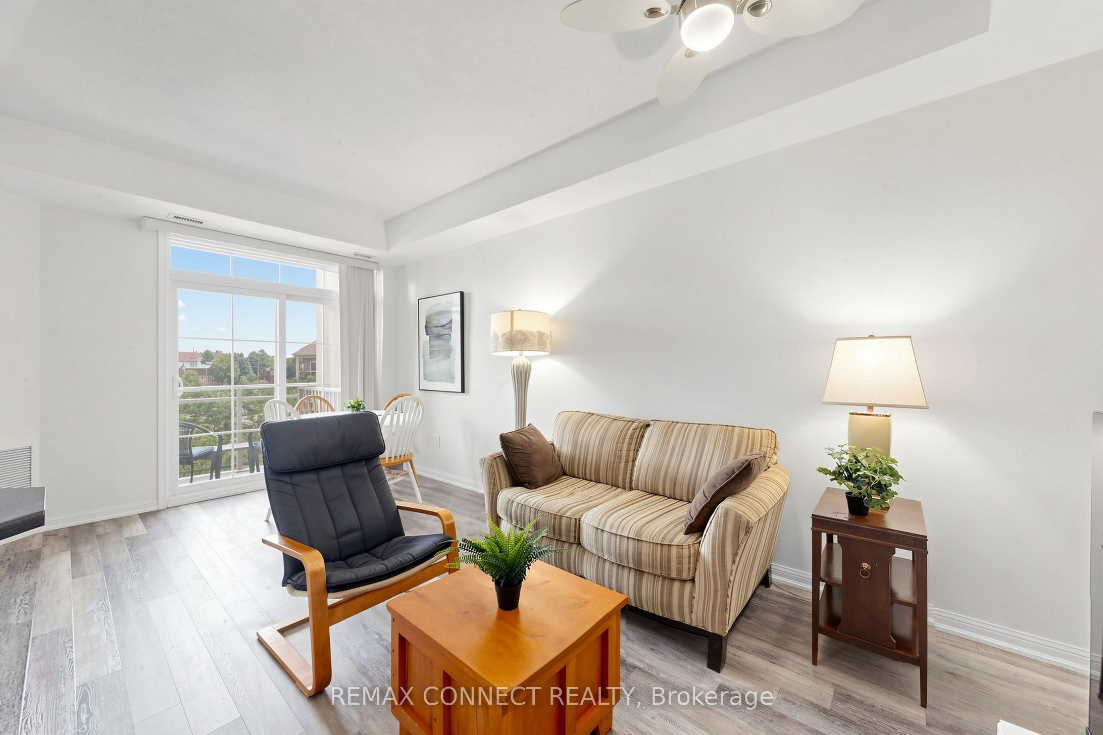 84 Aspen Springs Drive 307, Clarington, ON L1C 0V3 photo 3
