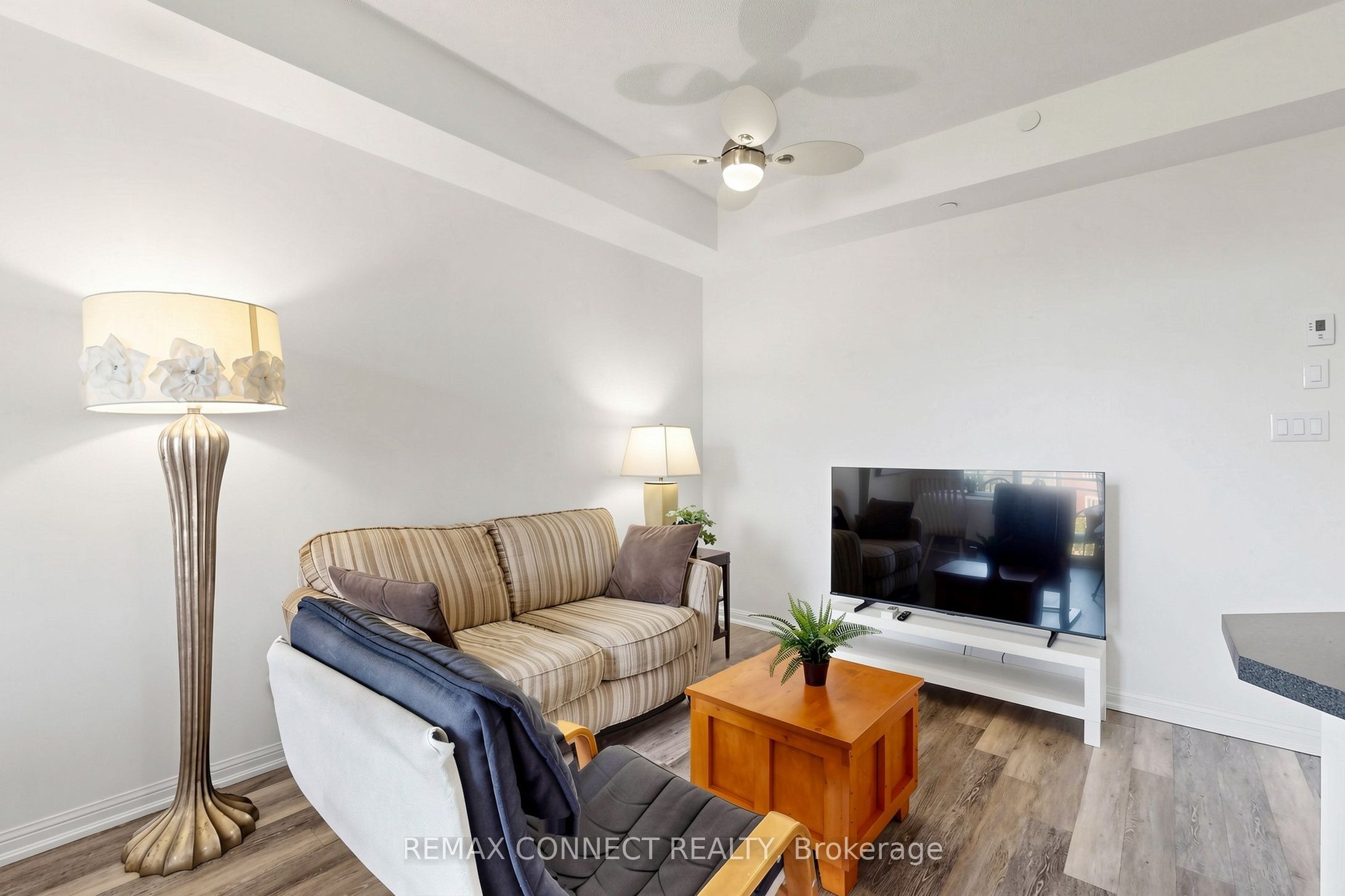 84 Aspen Springs Drive 307, Clarington, ON L1C 0V3 photo 4