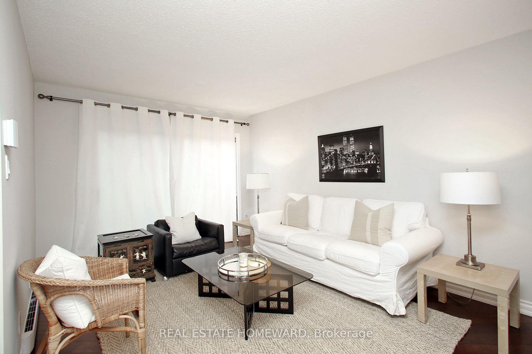 50 Battenberg Avenue 12, Toronto, ON M4L 1J8 photo 2