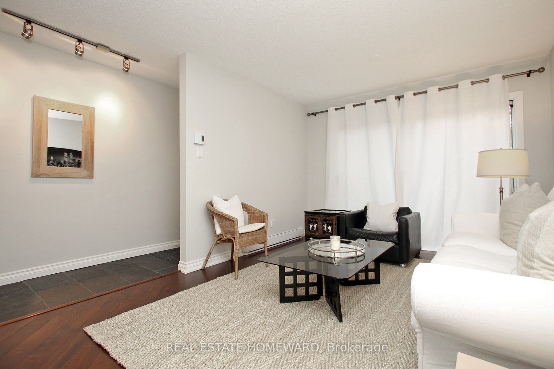 50 Battenberg Avenue 12, Toronto, ON M4L 1J8 photo 3