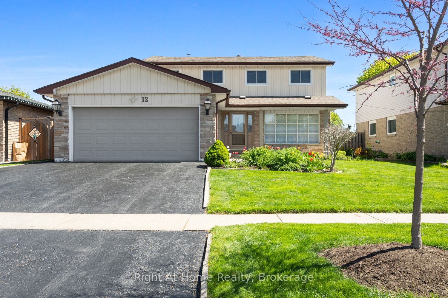 12 Pittmann Crescent, Ajax, ON L1S 3G3 photo 3