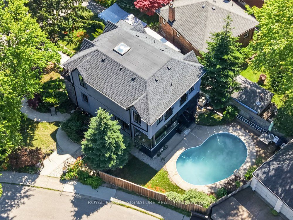 32 Cliffcrest Drive, Toronto, ON M1M 2K2 photo 2