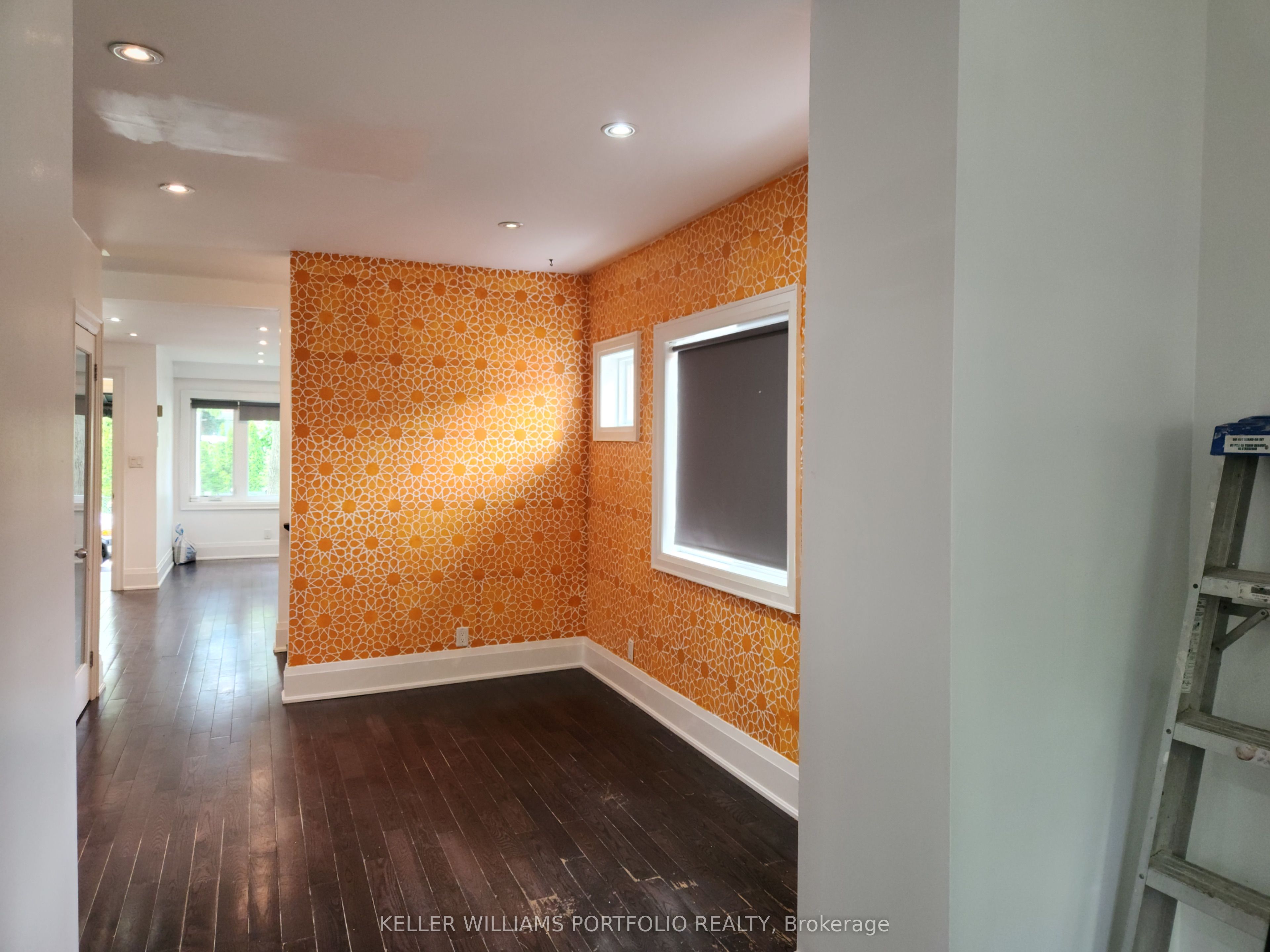 71 Chisholm Avenue, Toronto, ON M4C 4V1 photo 2