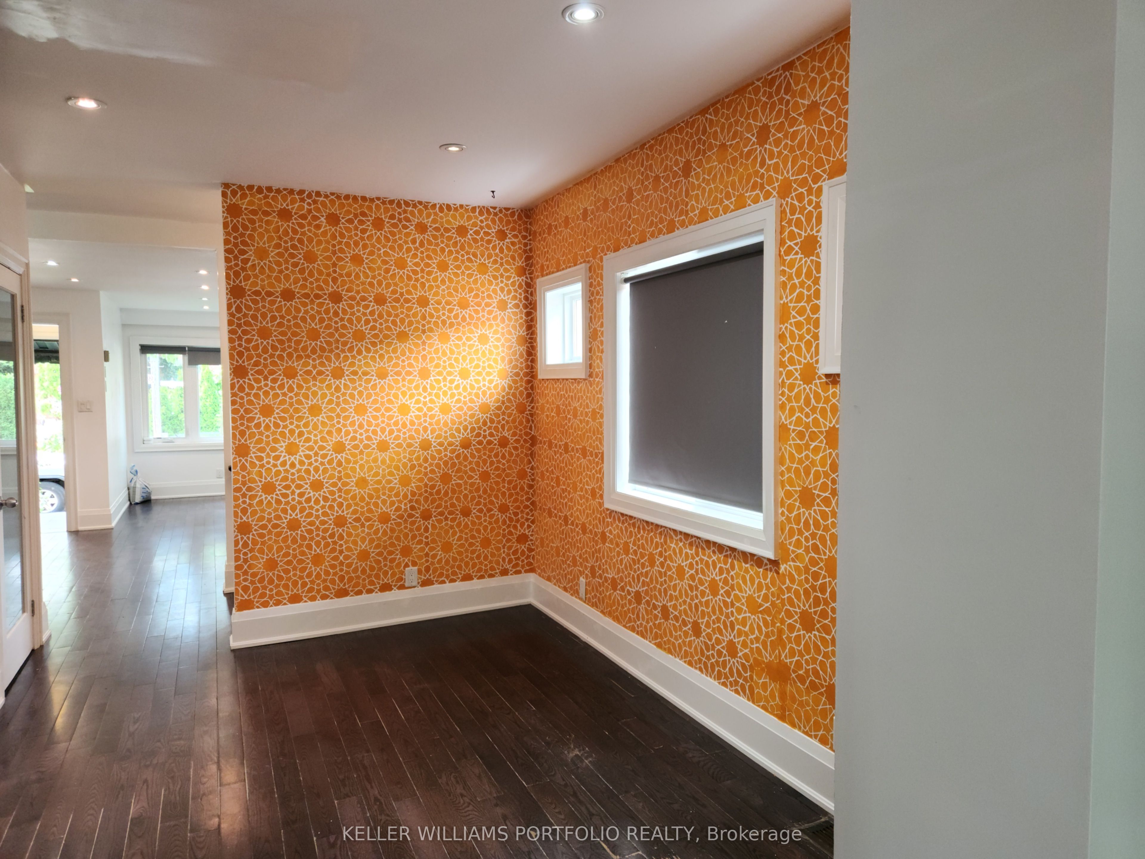 71 Chisholm Avenue, Toronto, ON M4C 4V1 photo 3