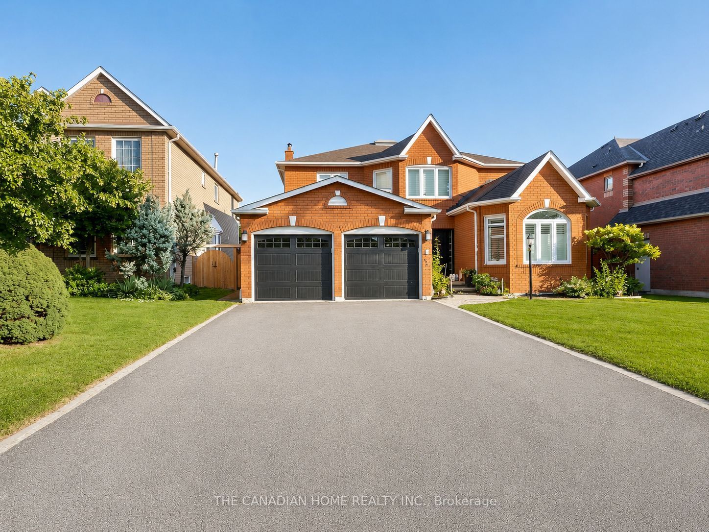 19 Wigston Court, Whitby, ON L1R 2B9 photo 2