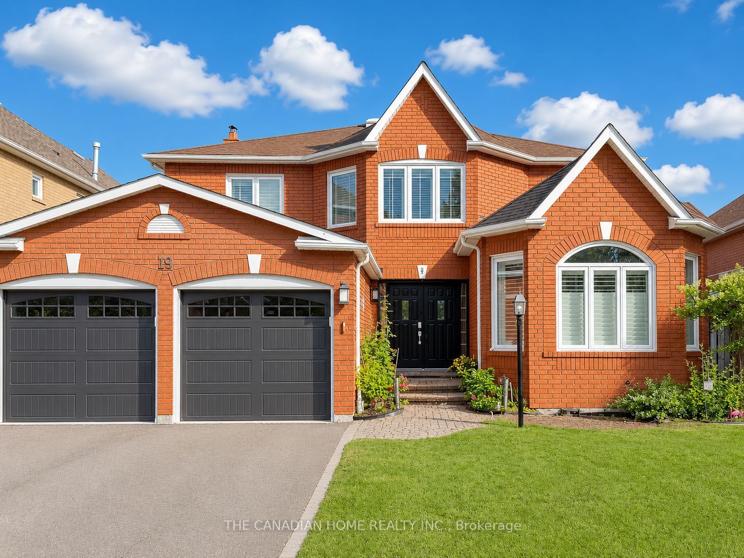 19 Wigston Court, Whitby, ON L1R 2B9 photo 3