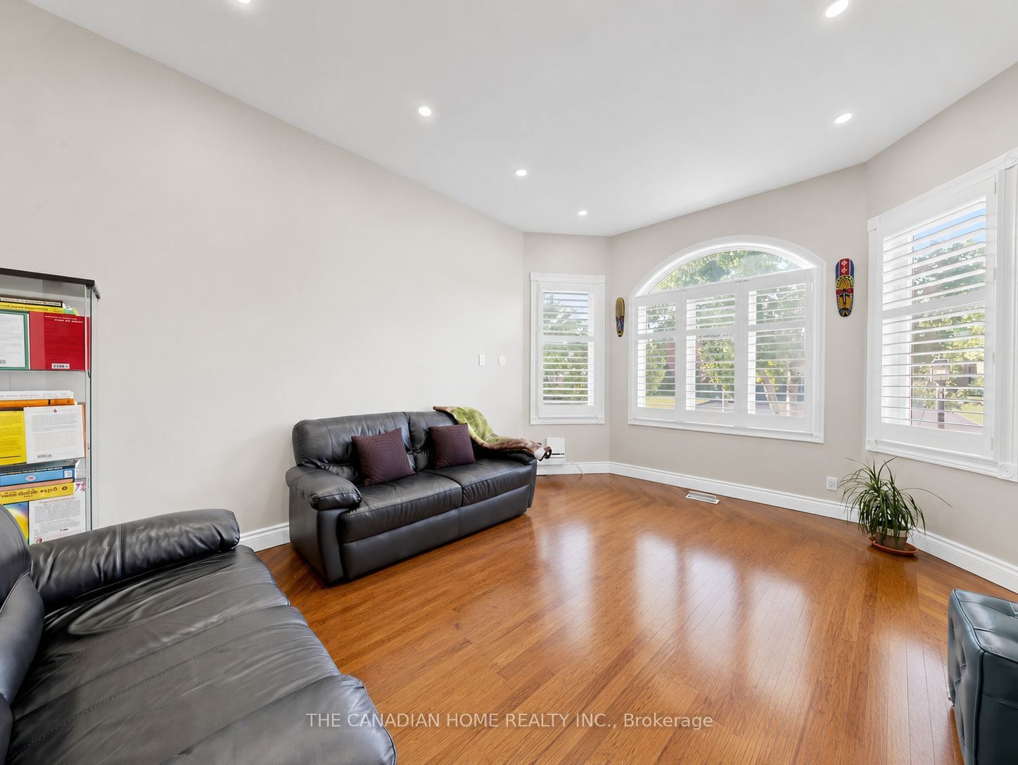 19 Wigston Court, Whitby, ON L1R 2B9 photo 5