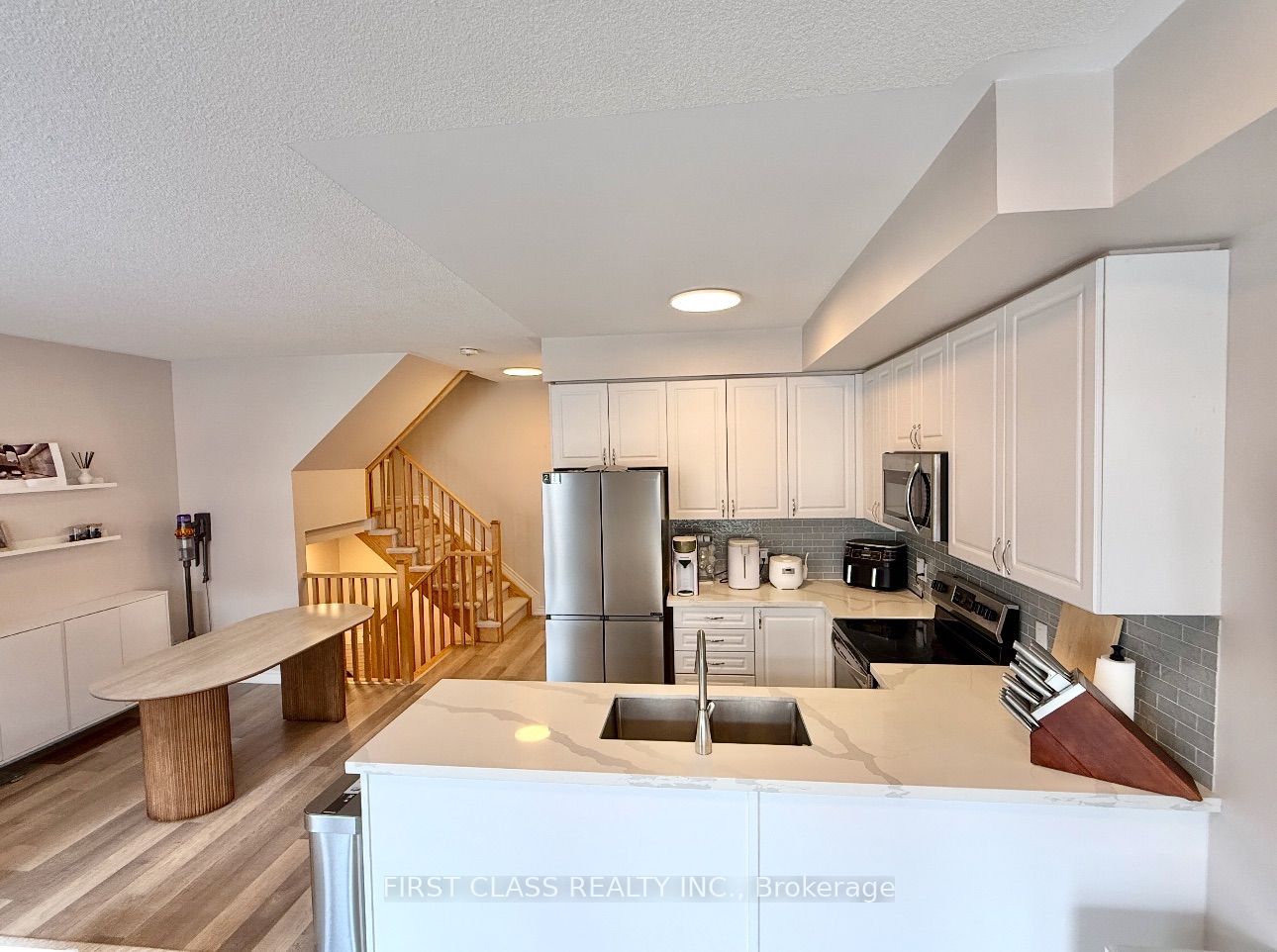 2468 Mayapple Cross N/A, Pickering, ON L1X 0E6 photo 3