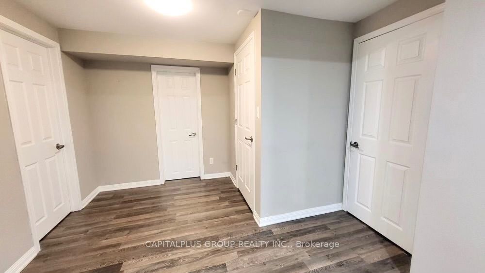 712 Hewson Drive Lower, Pickering, ON L1W 1T5 photo 4