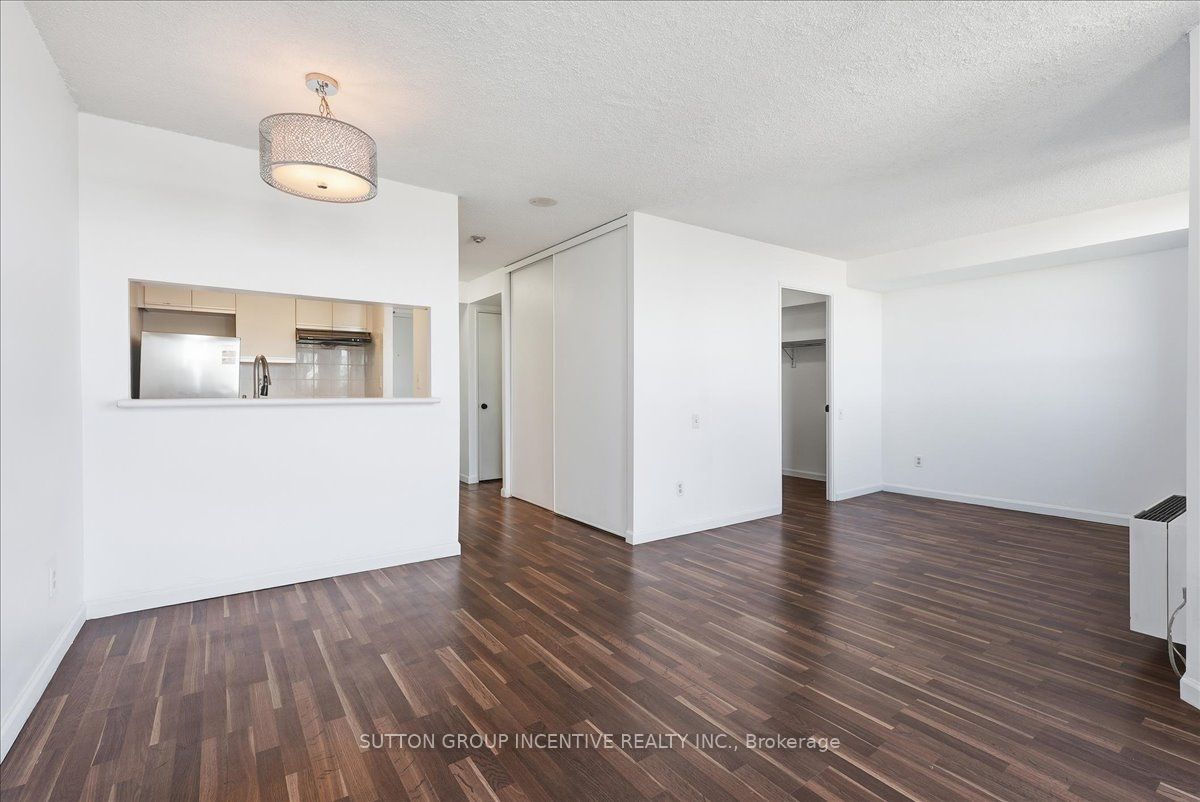2460 Eglinton Avenue E 817, Toronto, ON M1K 5J7 photo 3
