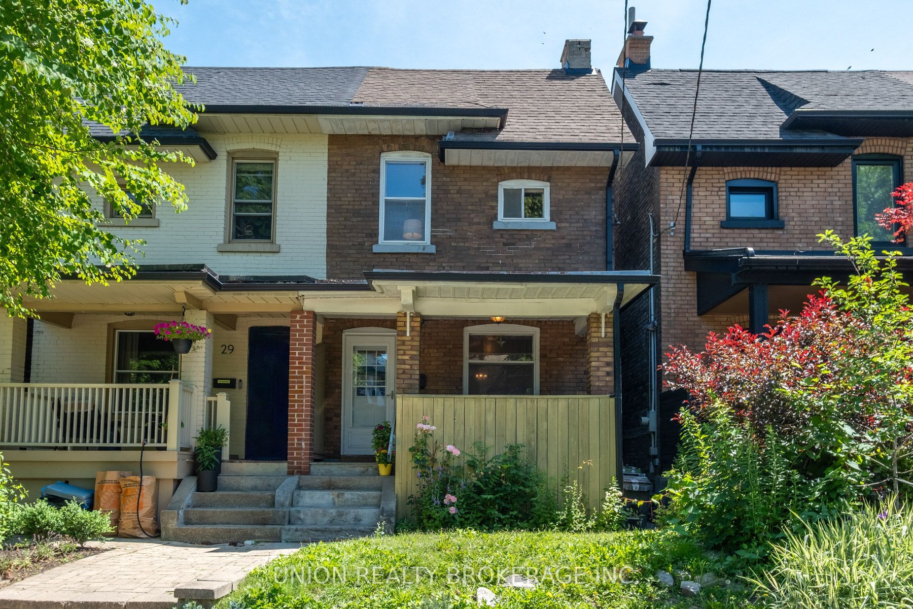 27 Coady Avenue, Toronto, ON M4M 2Y9 photo 2