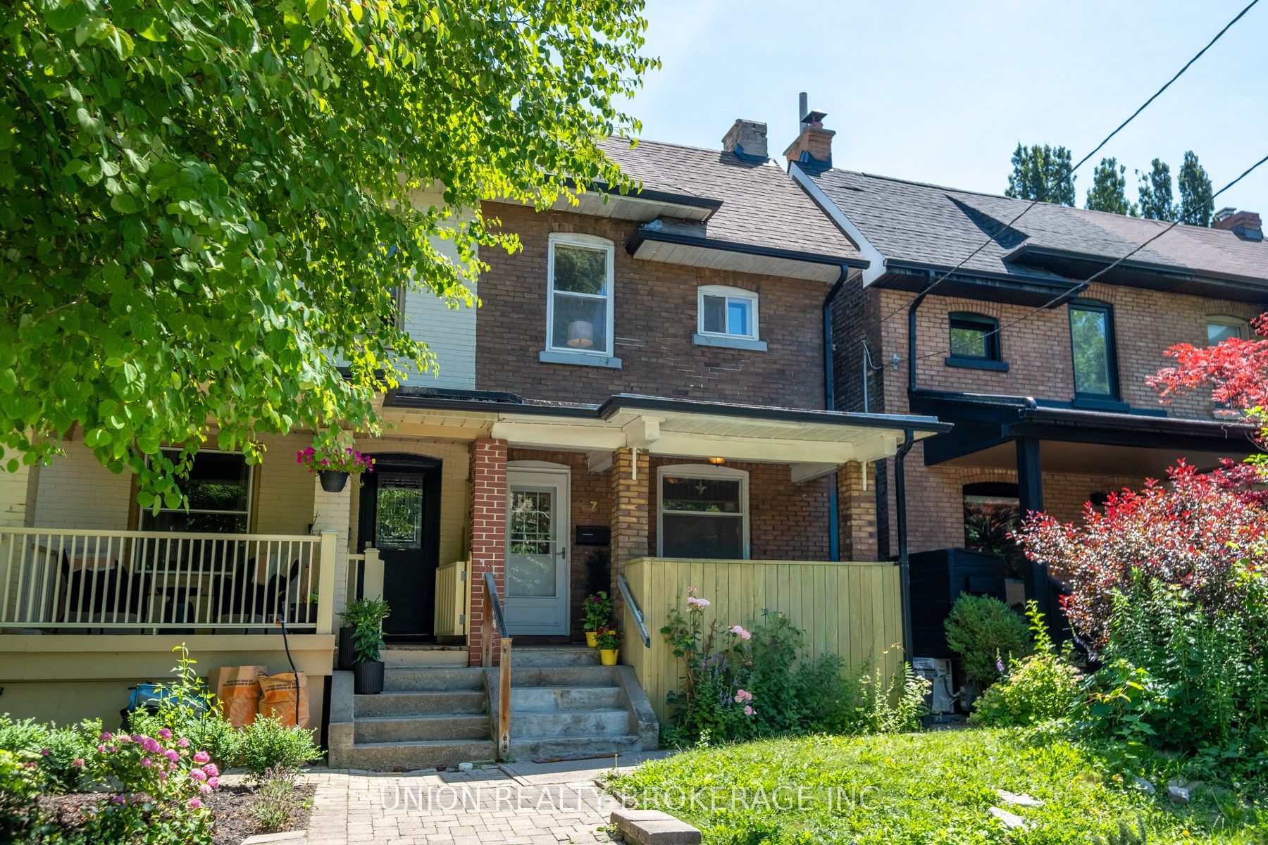 27 Coady Avenue, Toronto, ON M4M 2Y9 photo 4
