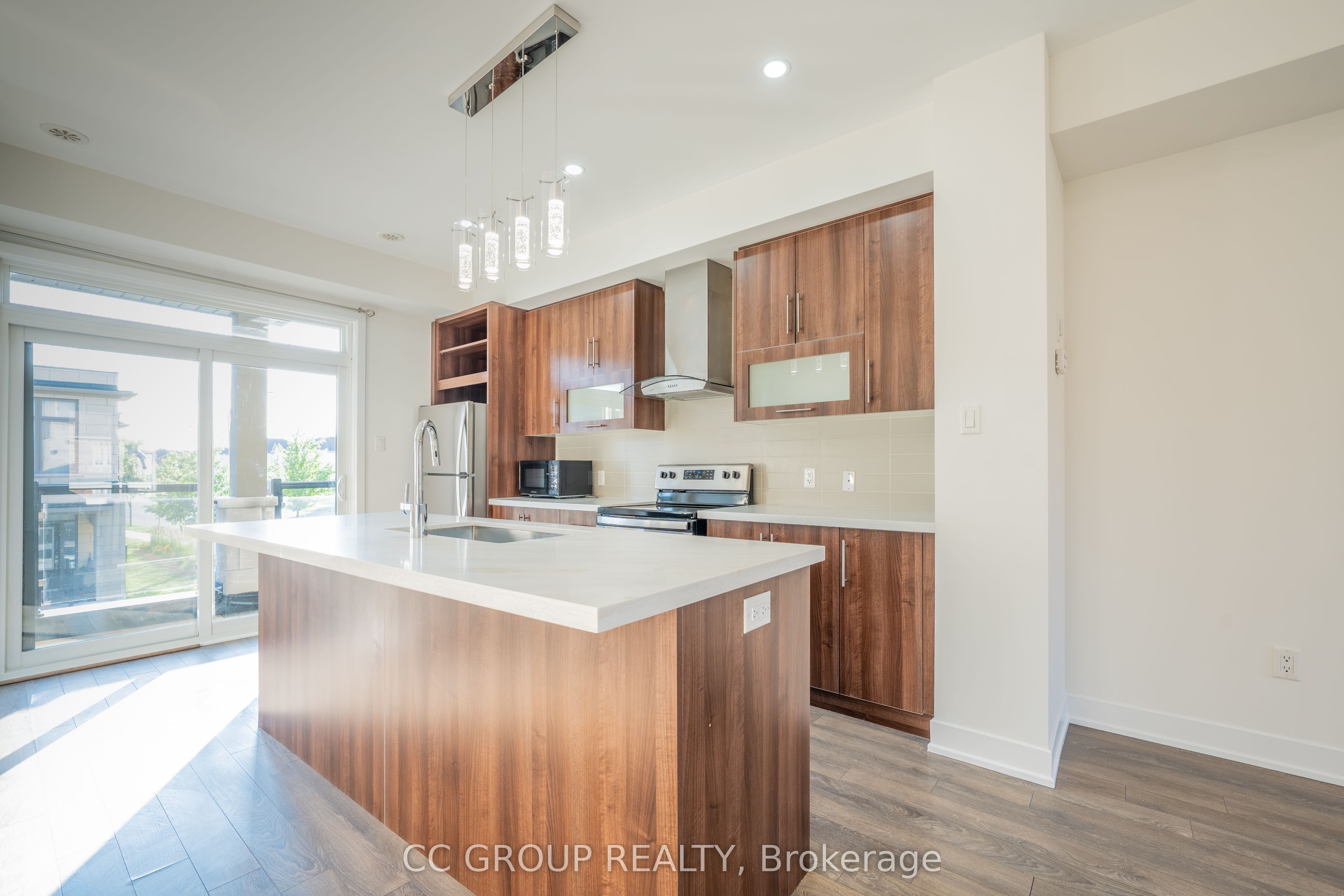 3 Donald Fleming Way, Whitby, ON L1R 0N8 photo 3
