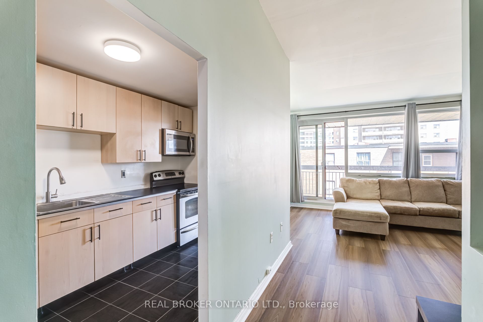 4060 Lawrence Avenue E 402, Toronto, ON M1E 4V4 photo 5