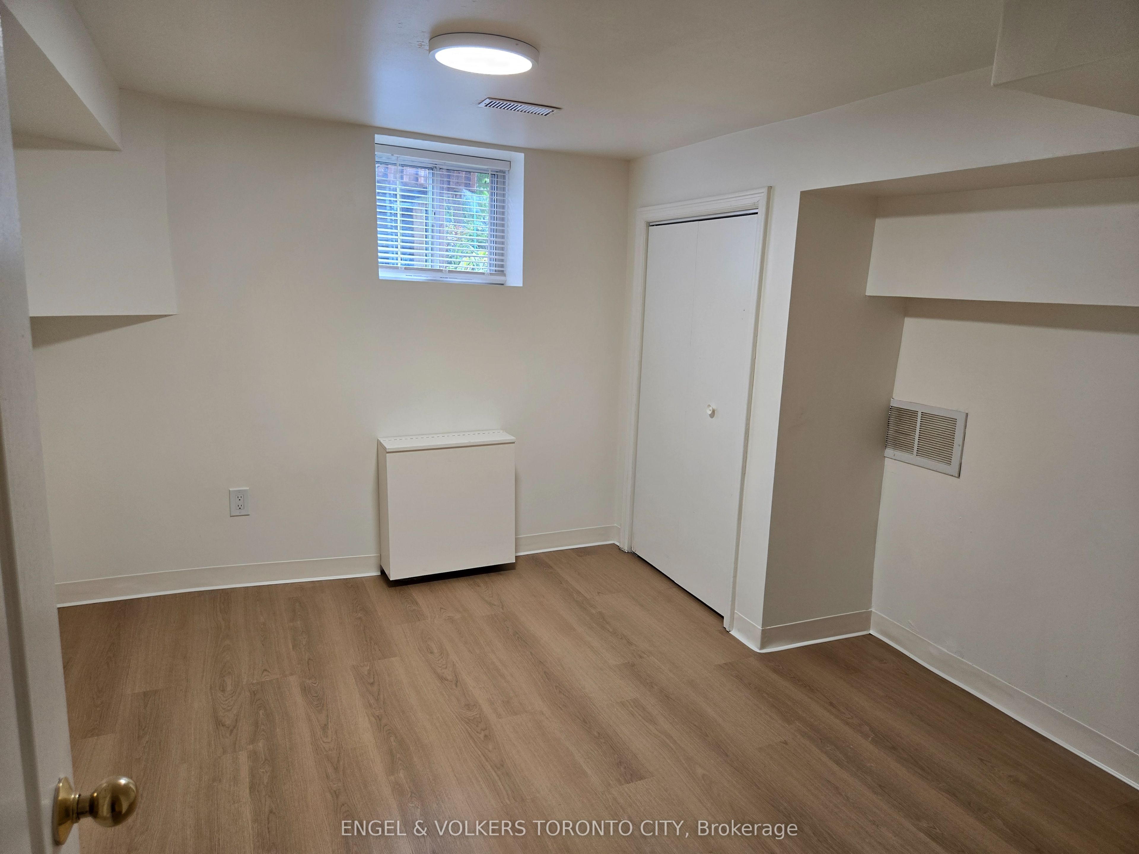 2012 Dundas Street E Basement, Toronto, ON M4L 1M9 photo 4