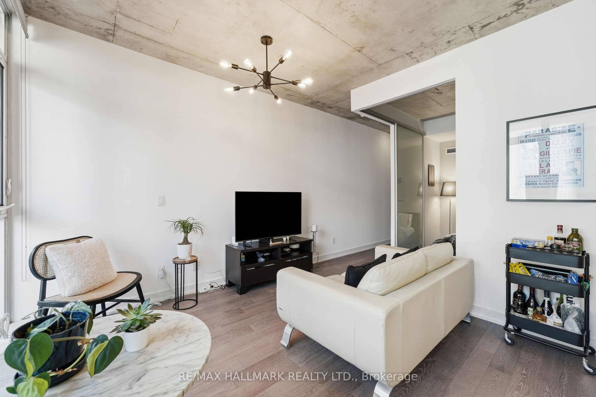 1190 Dundas Street E 323, Toronto, ON M4M 0C5 photo 5