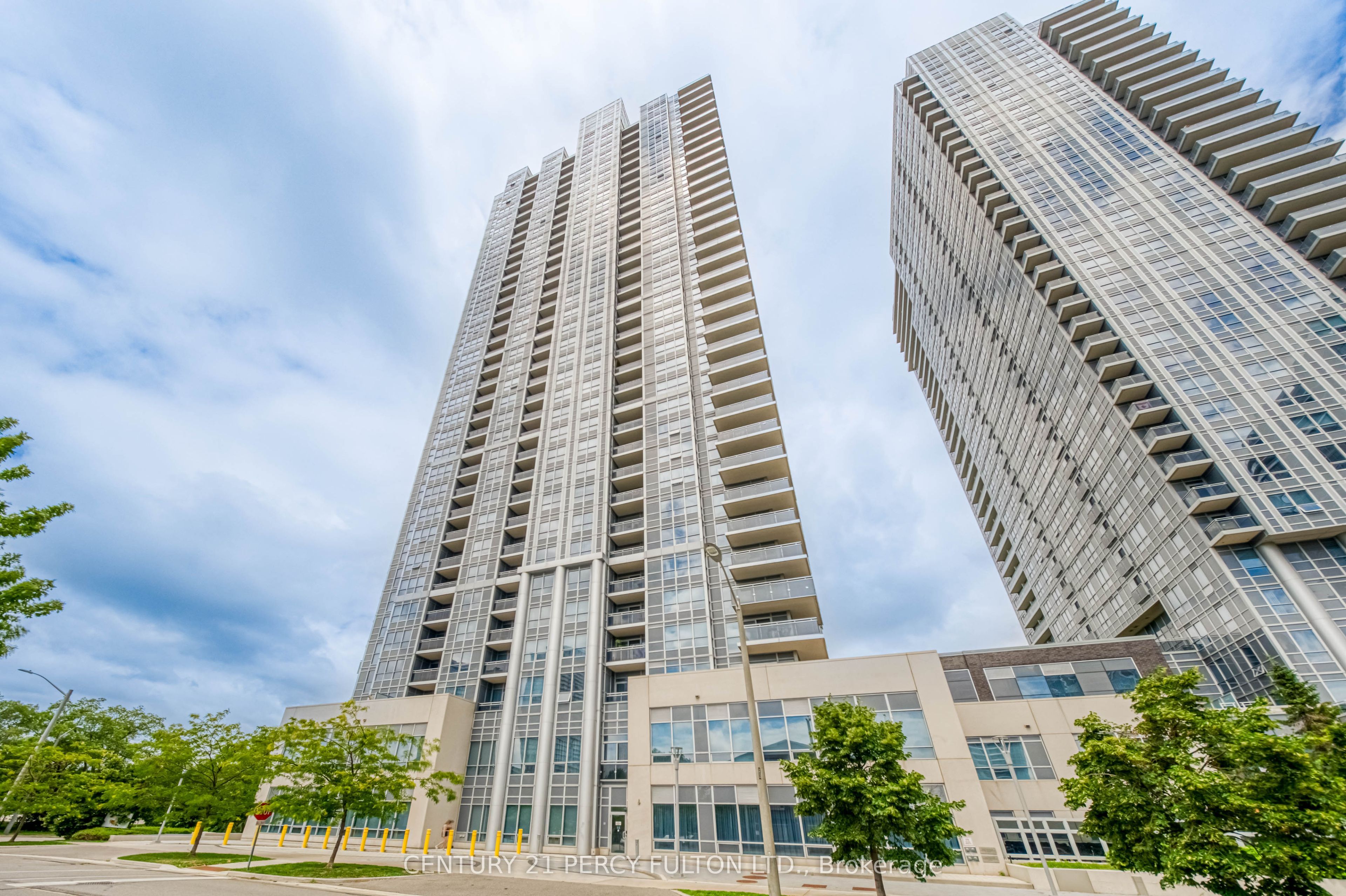 275 Village Green Square 420, Toronto, ON M1S 0L8 photo 2