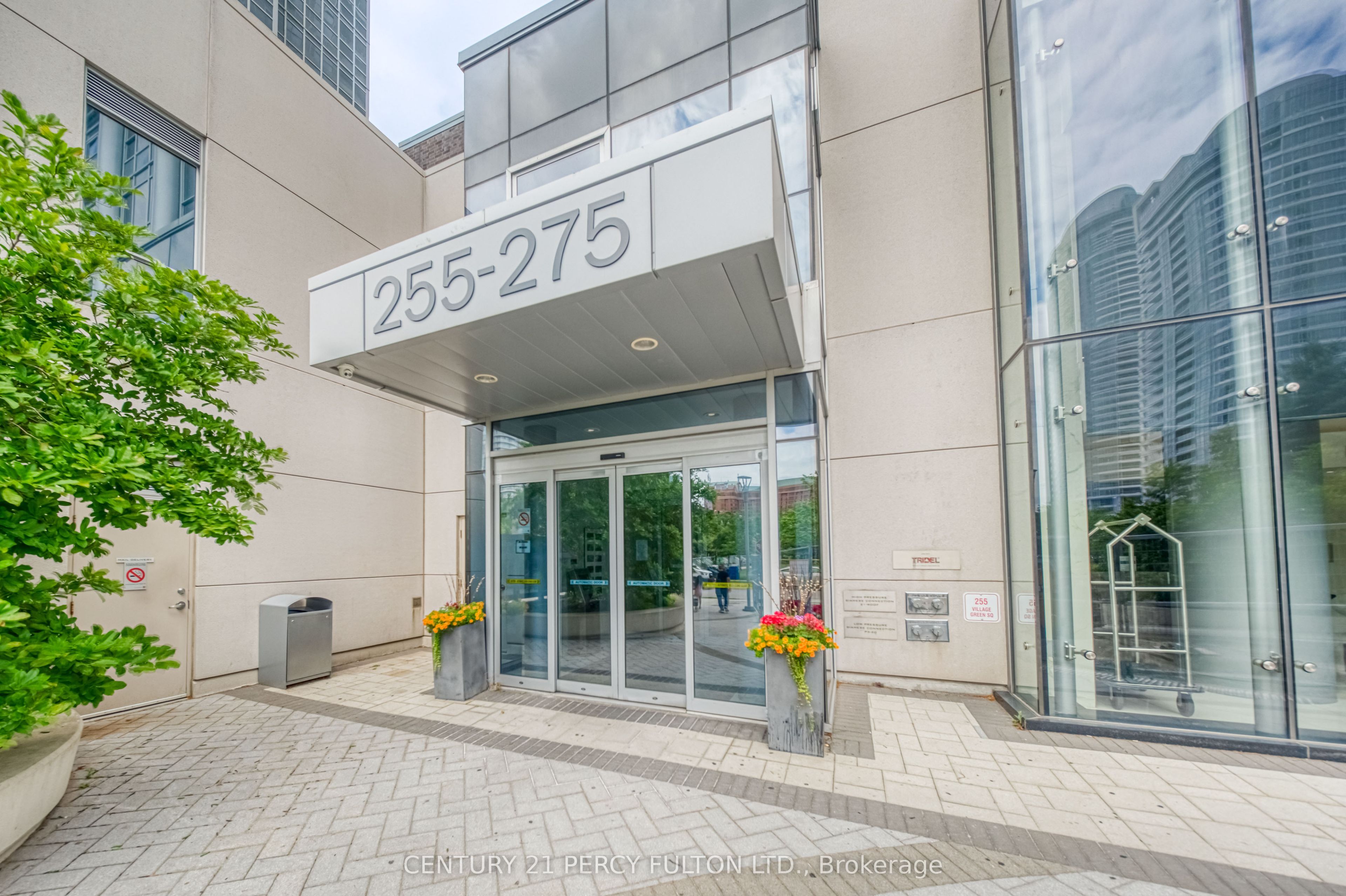 275 Village Green Square 420, Toronto, ON M1S 0L8 photo 3