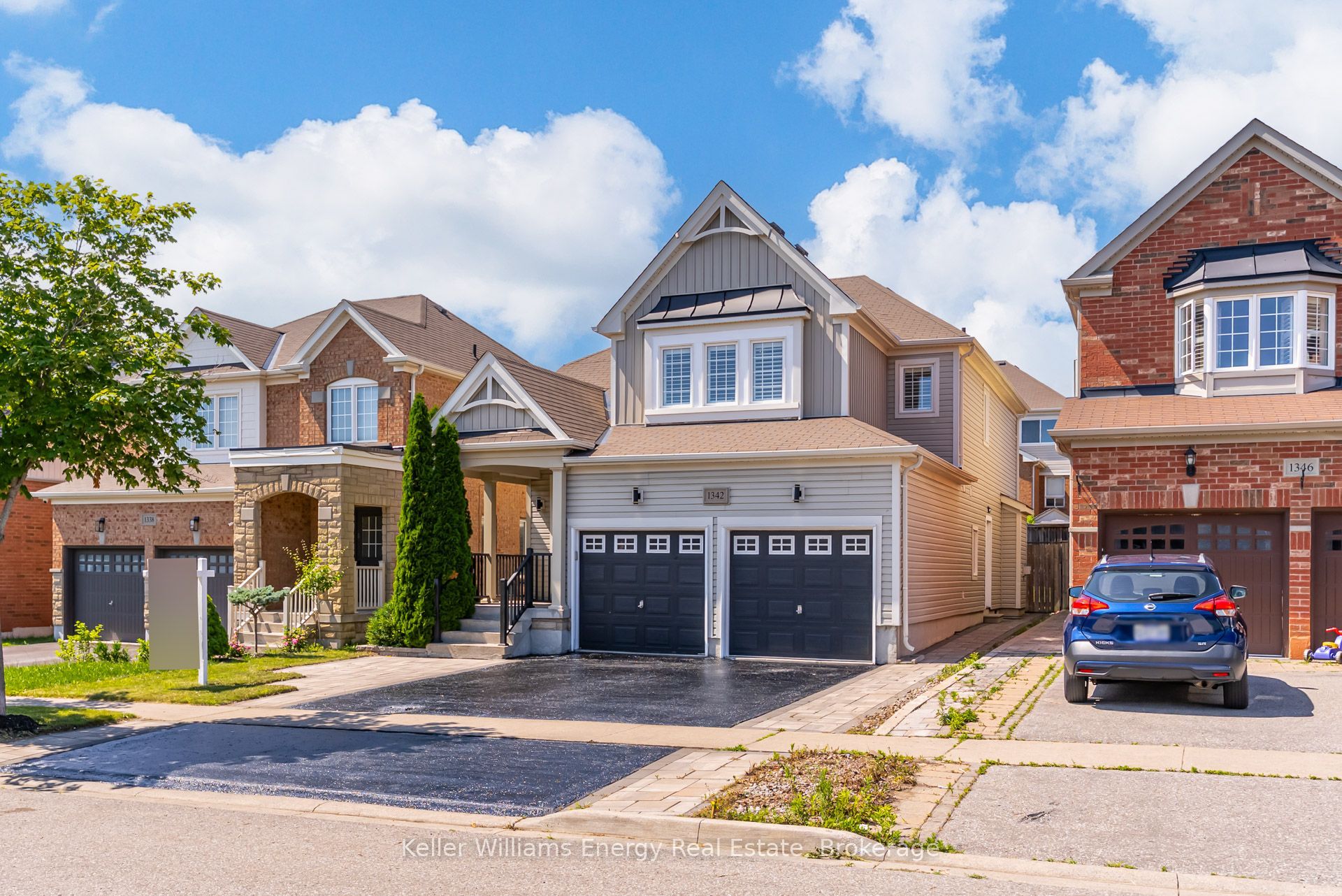 1342 Harlstone Crescent, Oshawa, ON L1K 0N5 photo 2