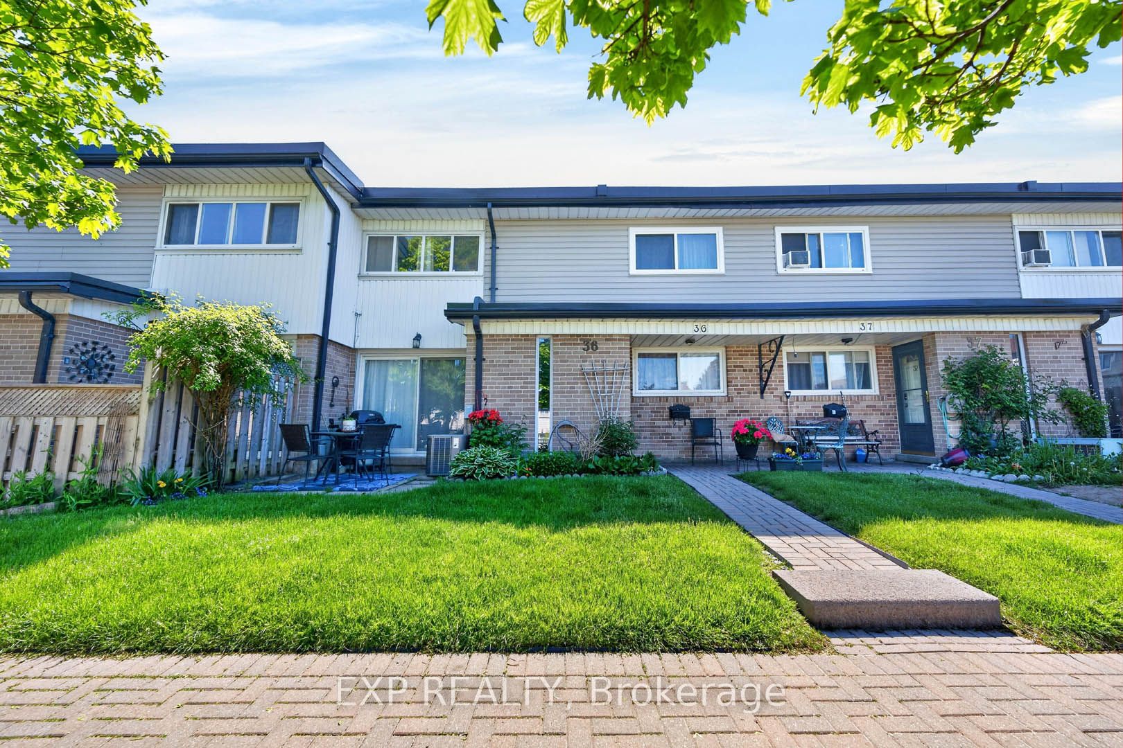 925 Bayly Street 36, Pickering, ON L1W 1L4 photo 2
