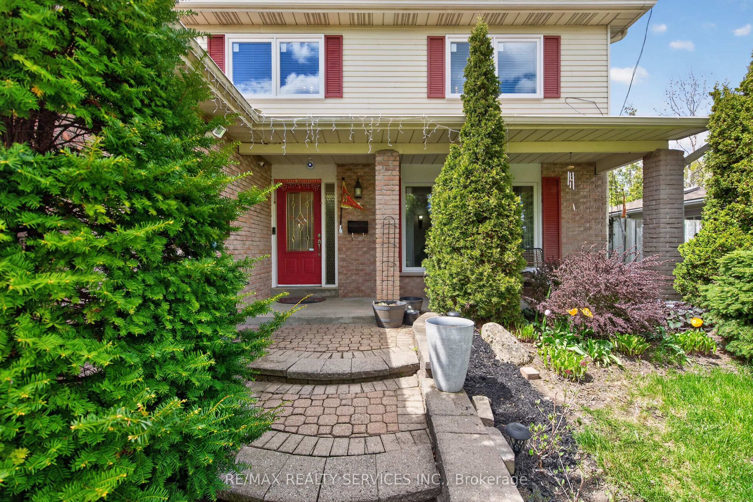2 Dunbar Drive, Whitby, ON L1N 6R7 photo 4