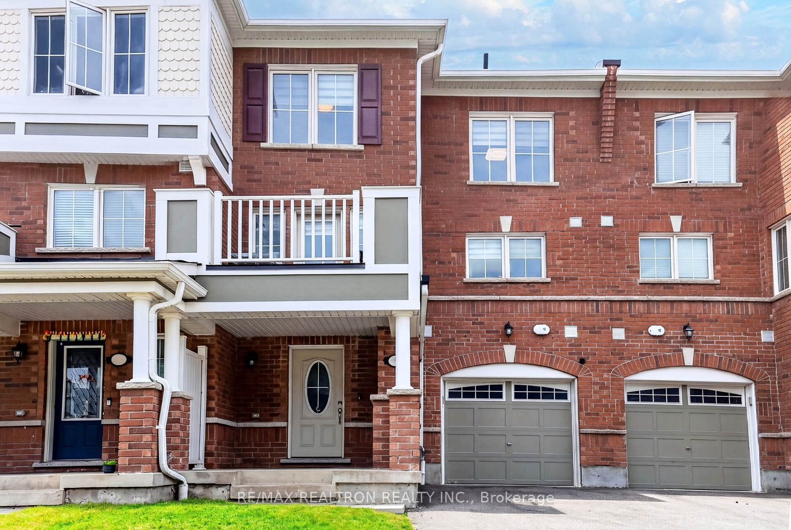 2483 Fall Harvest Crescent, Pickering, ON L1X 0G1
