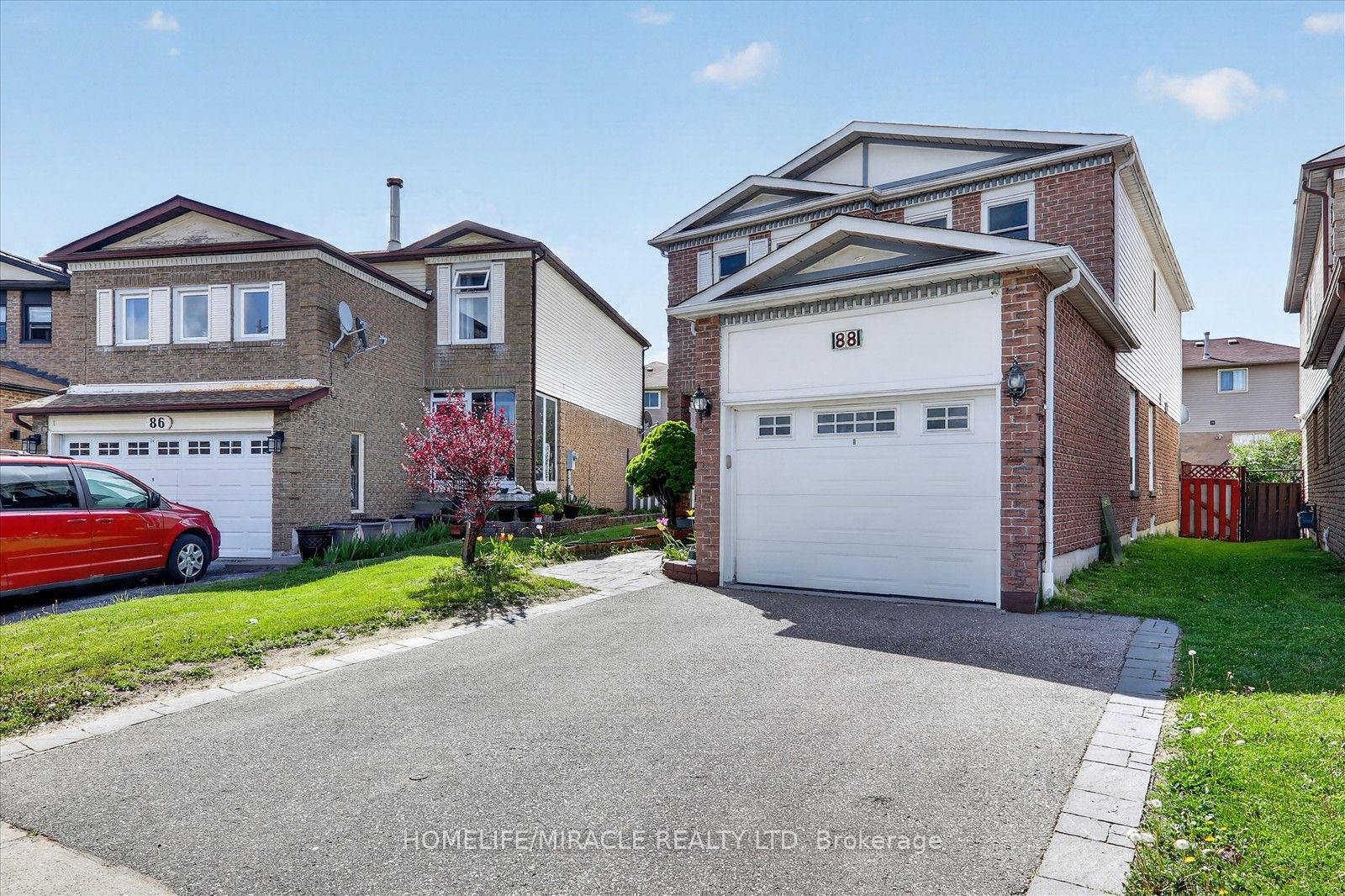 88 Reed Drive, Ajax, ON L1S 6T6 photo 2
