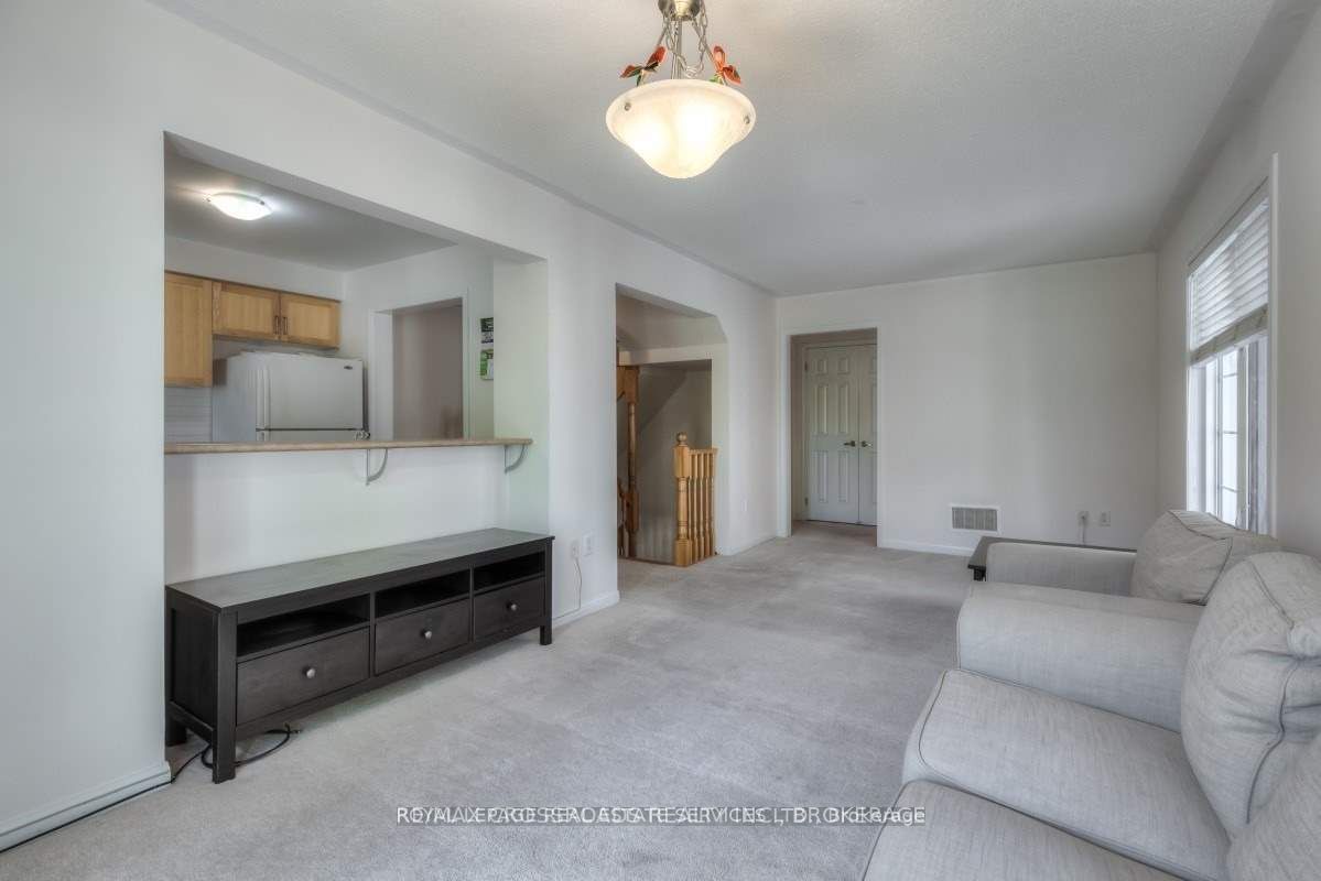 58 Howe Avenue, Toronto, ON M1L 0C5 photo 4