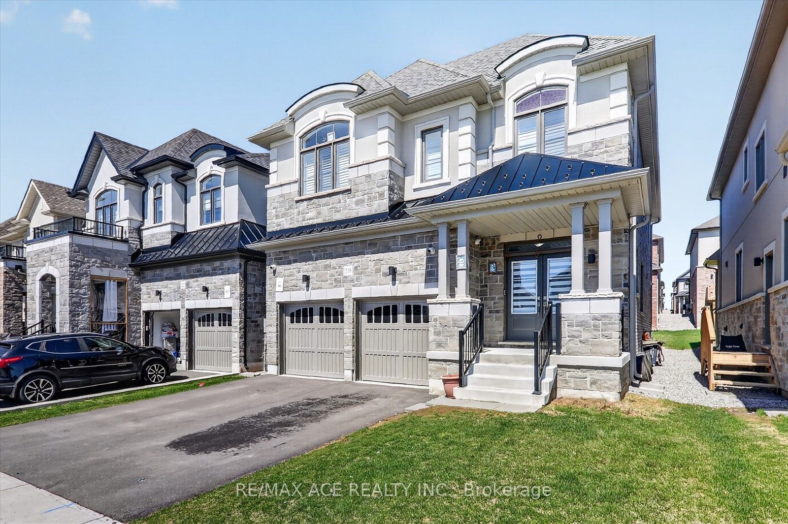 218 Flood Avenue, Clarington, ON L1B 0W6 photo 3