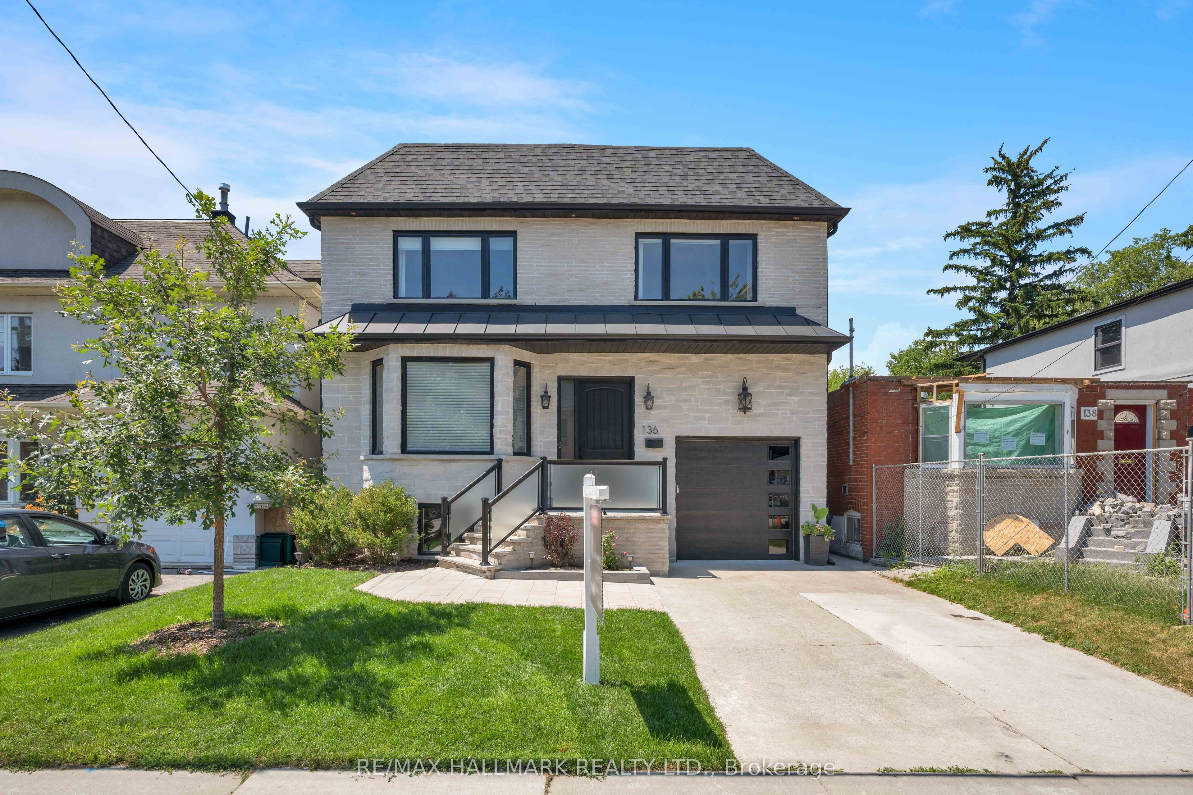 136 Glenwood Crescent, Toronto, ON M4B 1K2