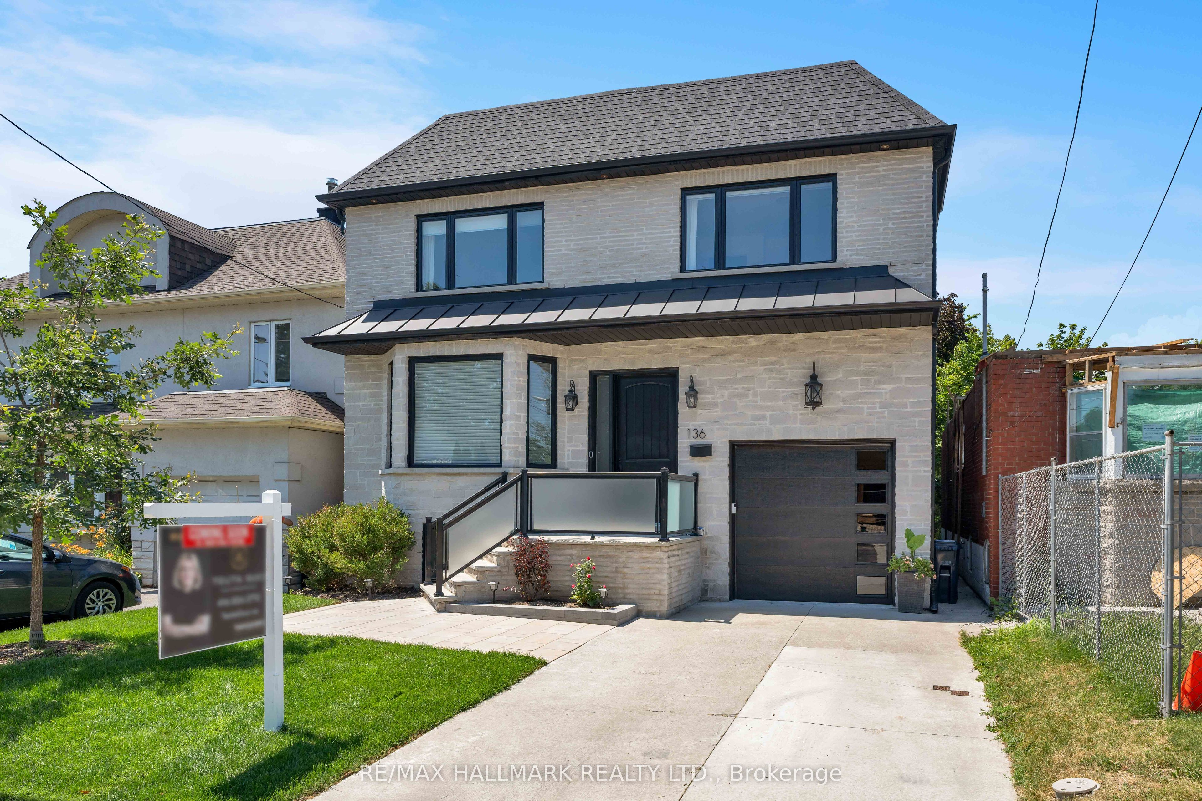 136 Glenwood Crescent, Toronto, ON M4B 1K2 photo 2