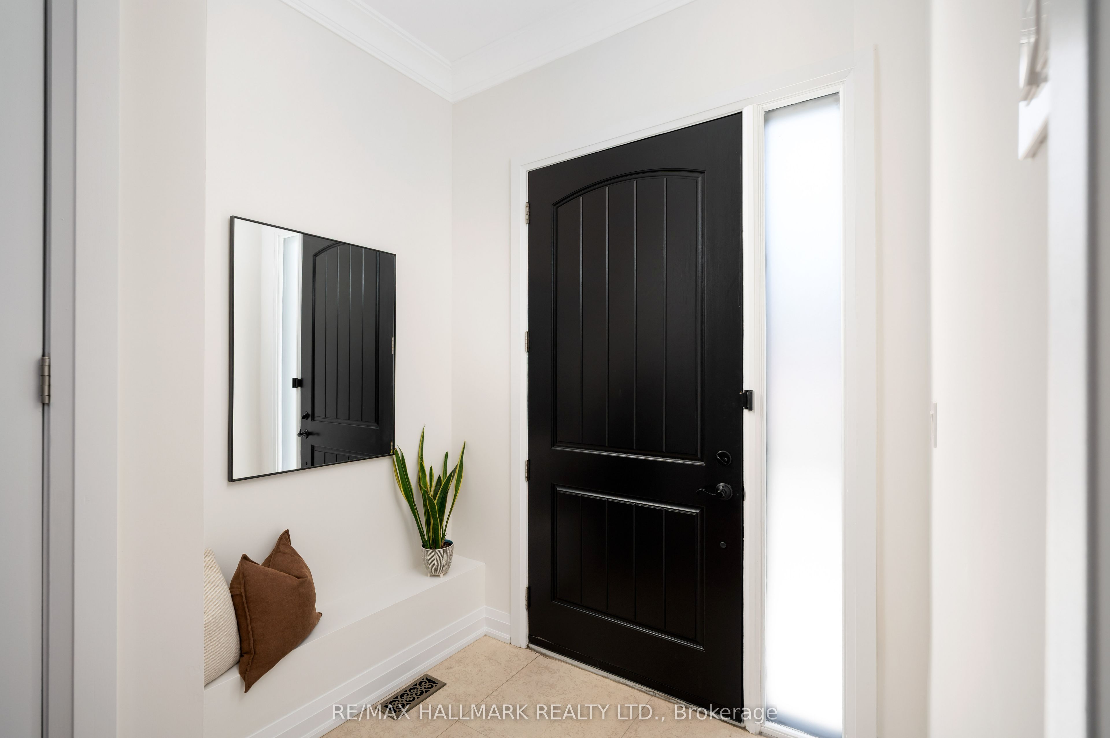 136 Glenwood Crescent, Toronto, ON M4B 1K2 photo 5