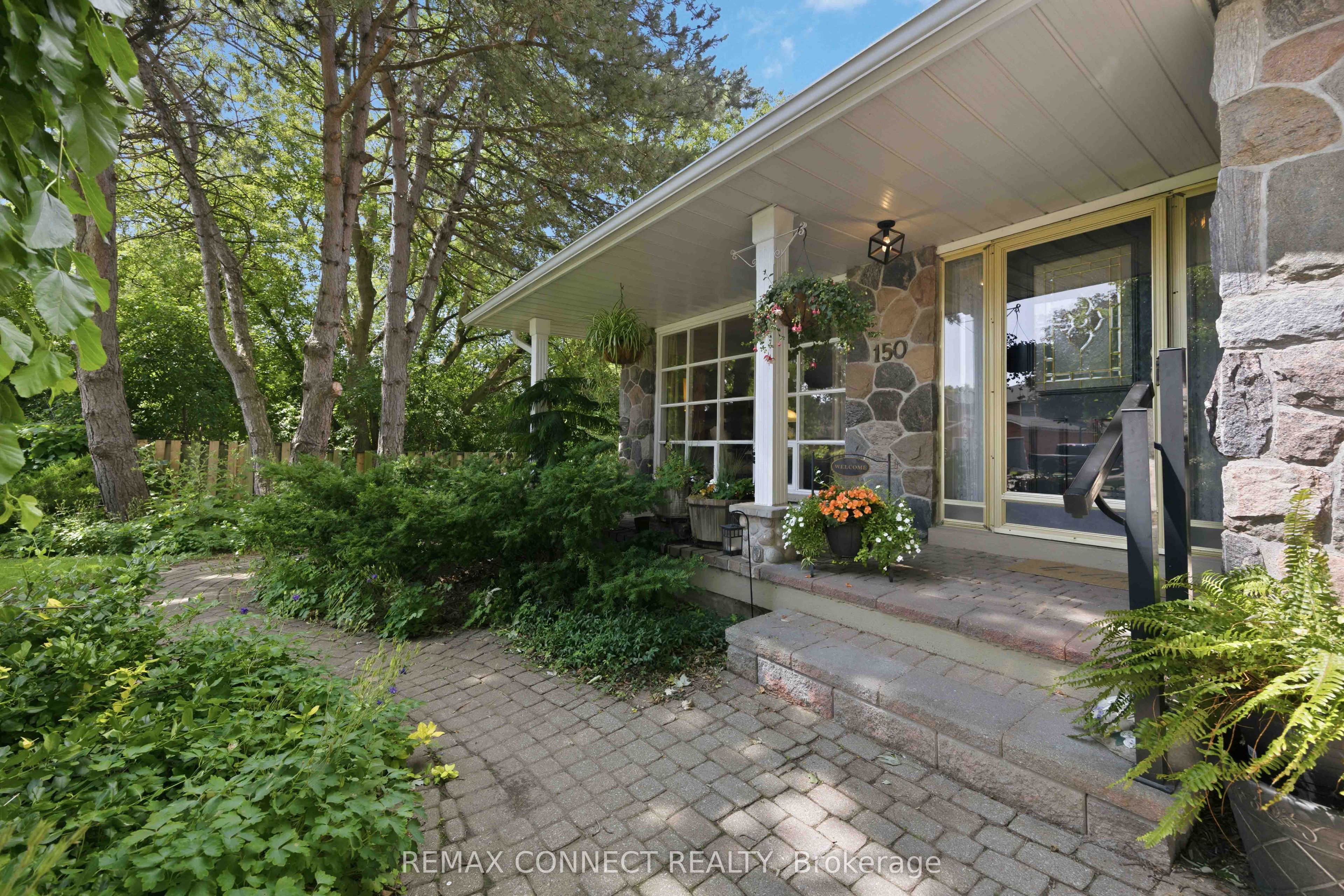 150 Pringle Drive, Whitby, ON L1N 6K5 photo 2