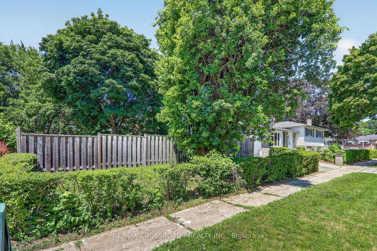10 Gillbank Crescent S, Toronto, ON M1E 4H9 photo 3