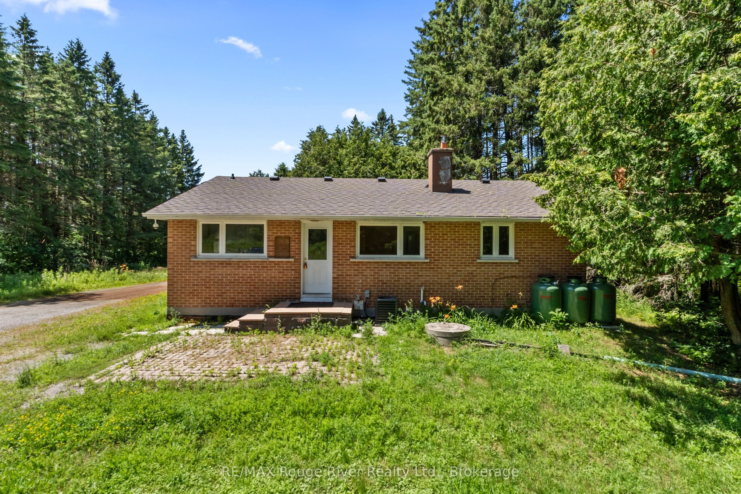 3403 Holt Road, Clarington, ON L1C 6H3 photo 2