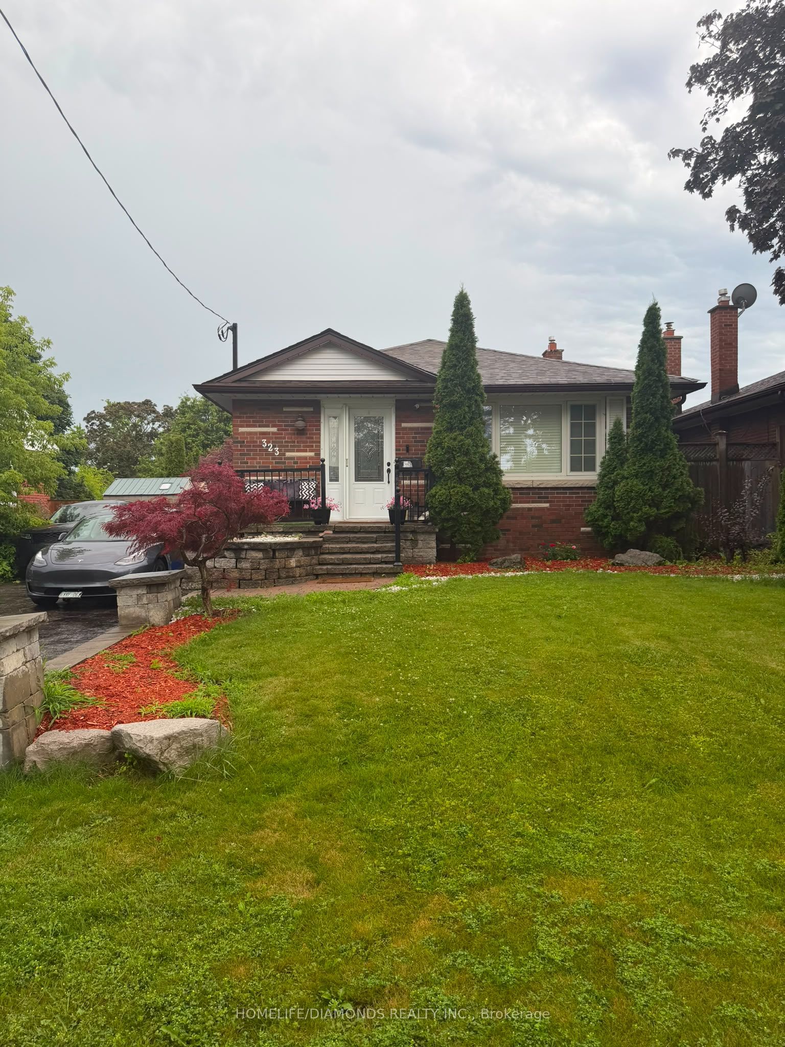 323 Ridgeway Avenue, Oshawa, ON L1J 2T9 photo 2